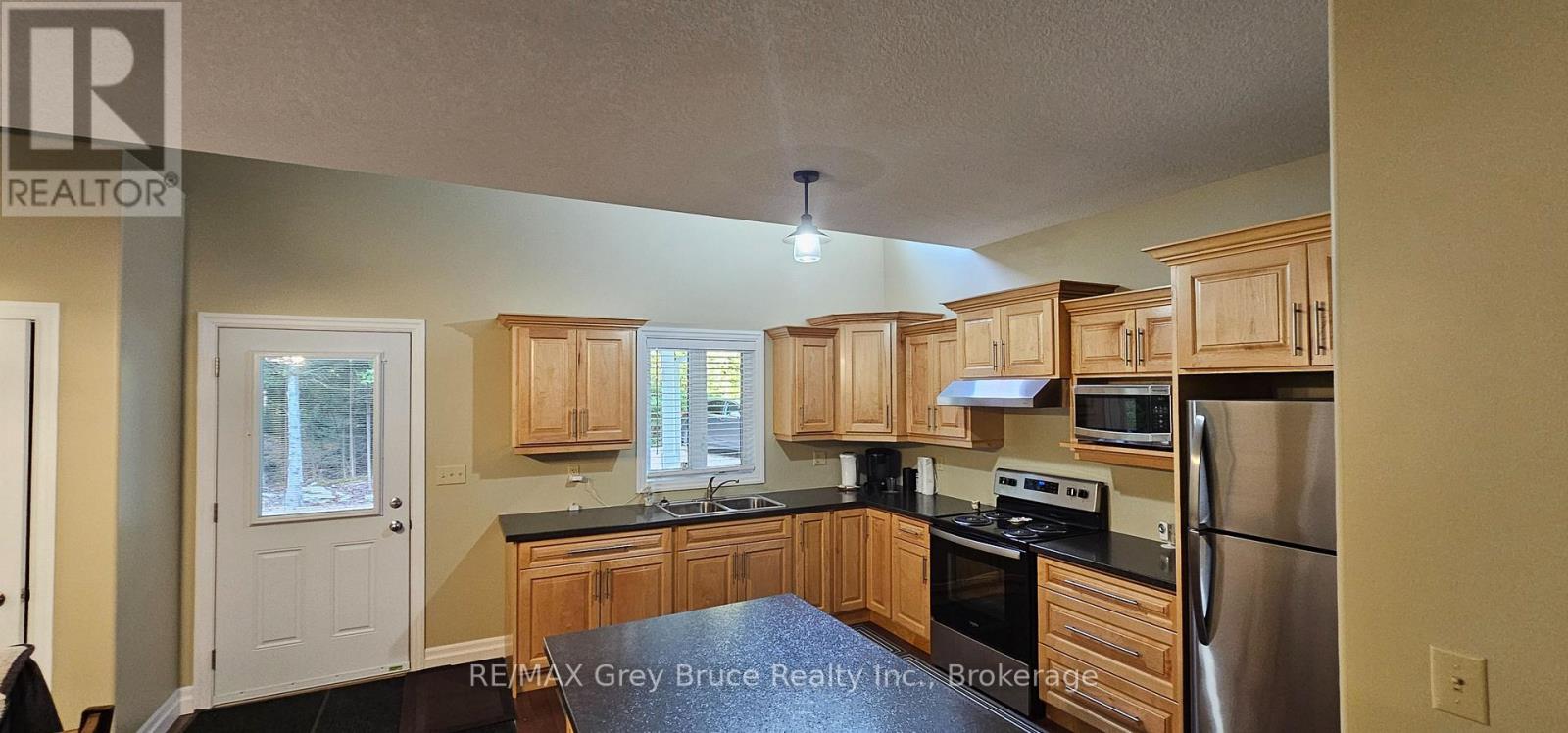 51 Lakewood Country Lane, Northern Bruce Peninsula, Ontario  N0H 1W0 - Photo 22 - X12472981