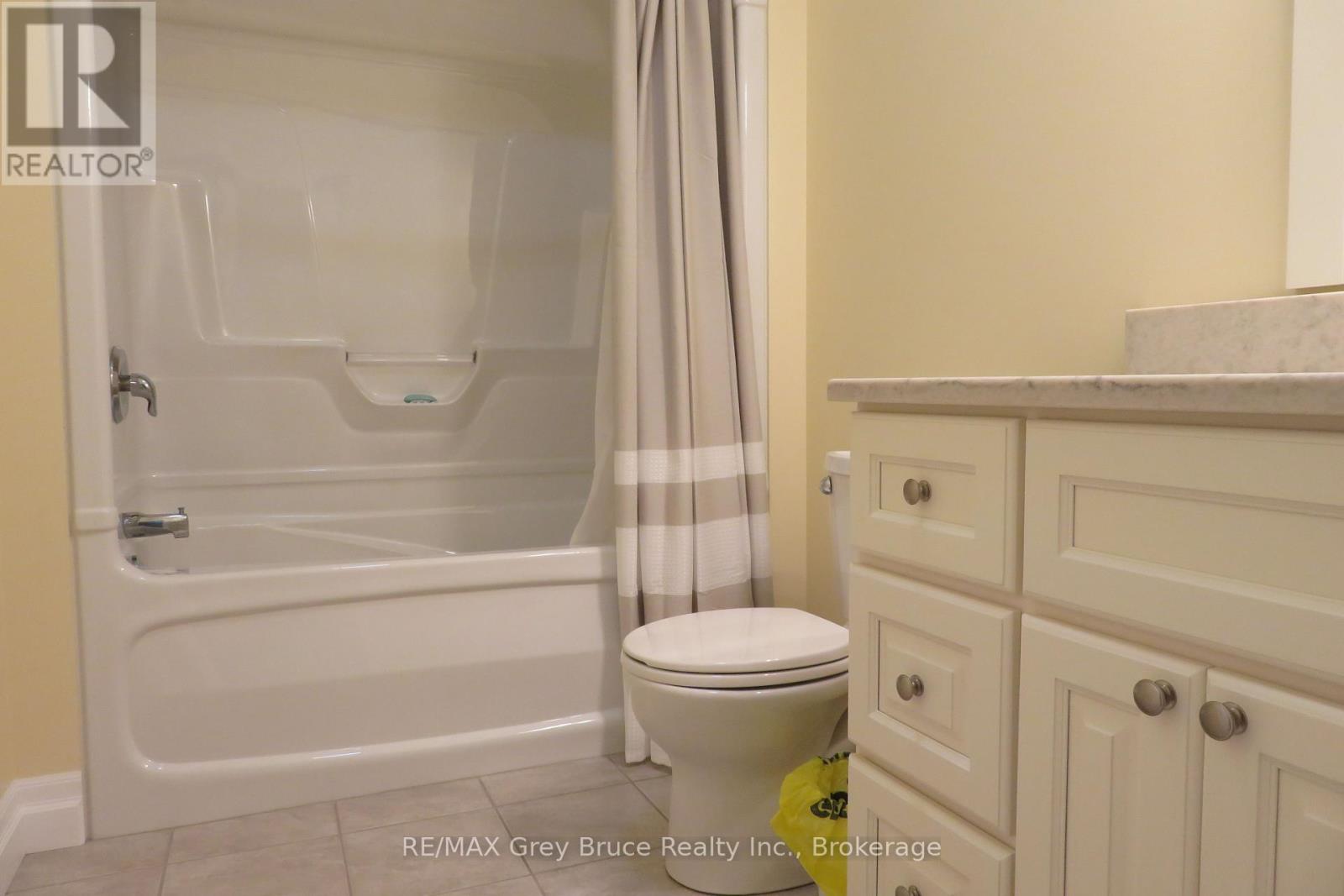 51 Lakewood Country Lane, Northern Bruce Peninsula, Ontario  N0H 1W0 - Photo 32 - X12472981
