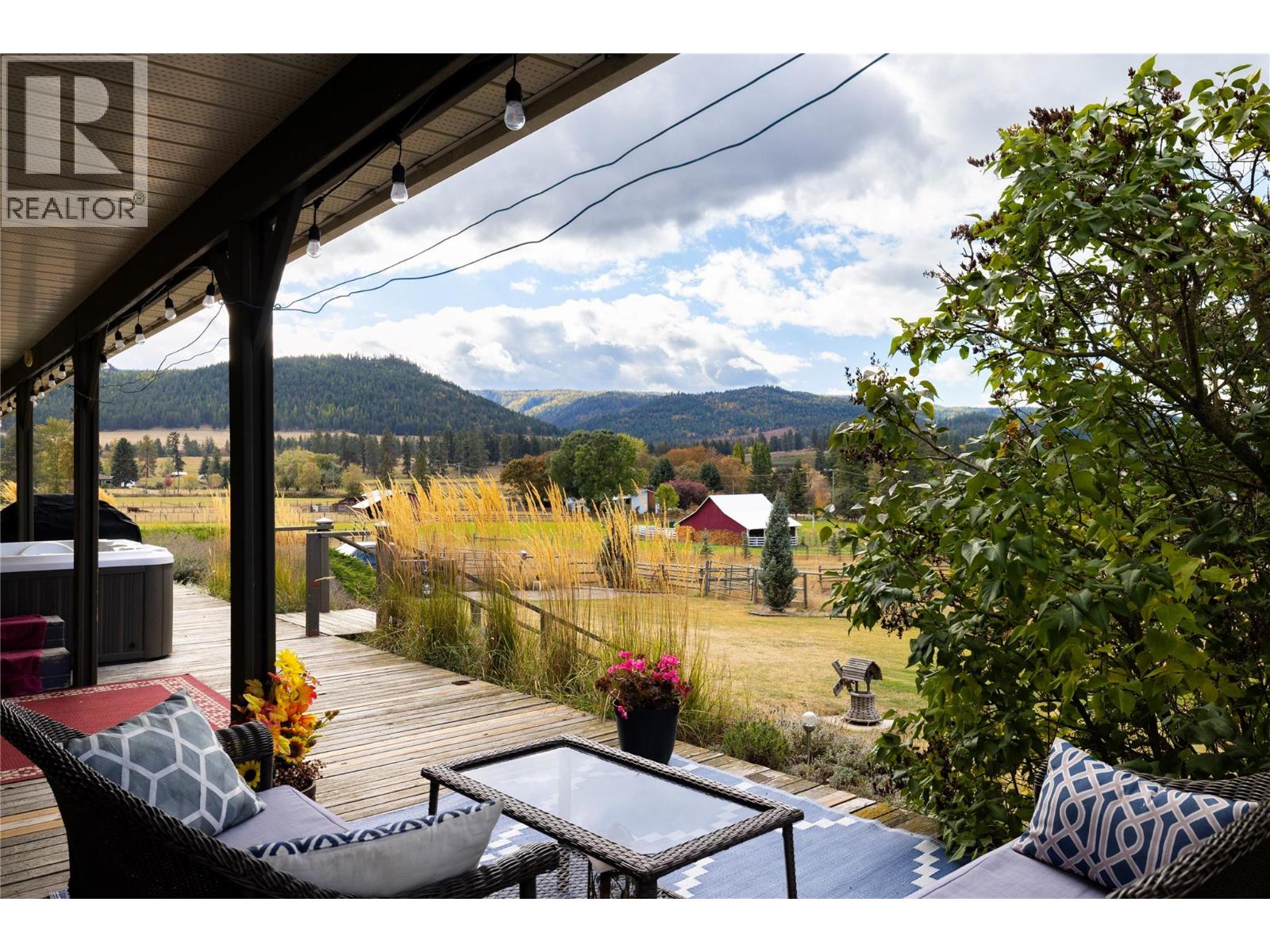 5432 Rochdell Road, Coldstream, British Columbia  V1B 3E8 - Photo 11 - 10366136
