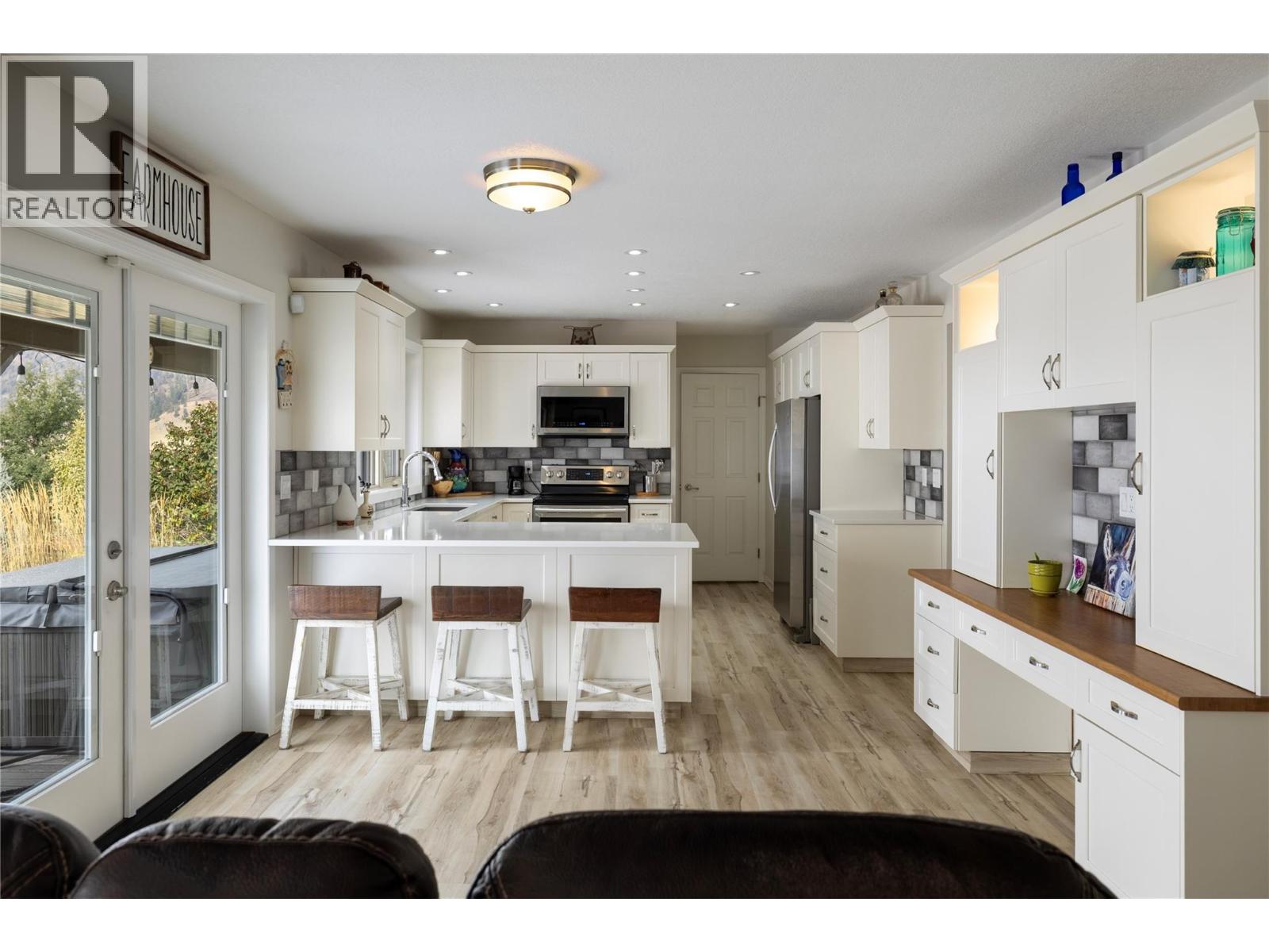 5432 Rochdell Road, Coldstream, British Columbia  V1B 3E8 - Photo 16 - 10366136