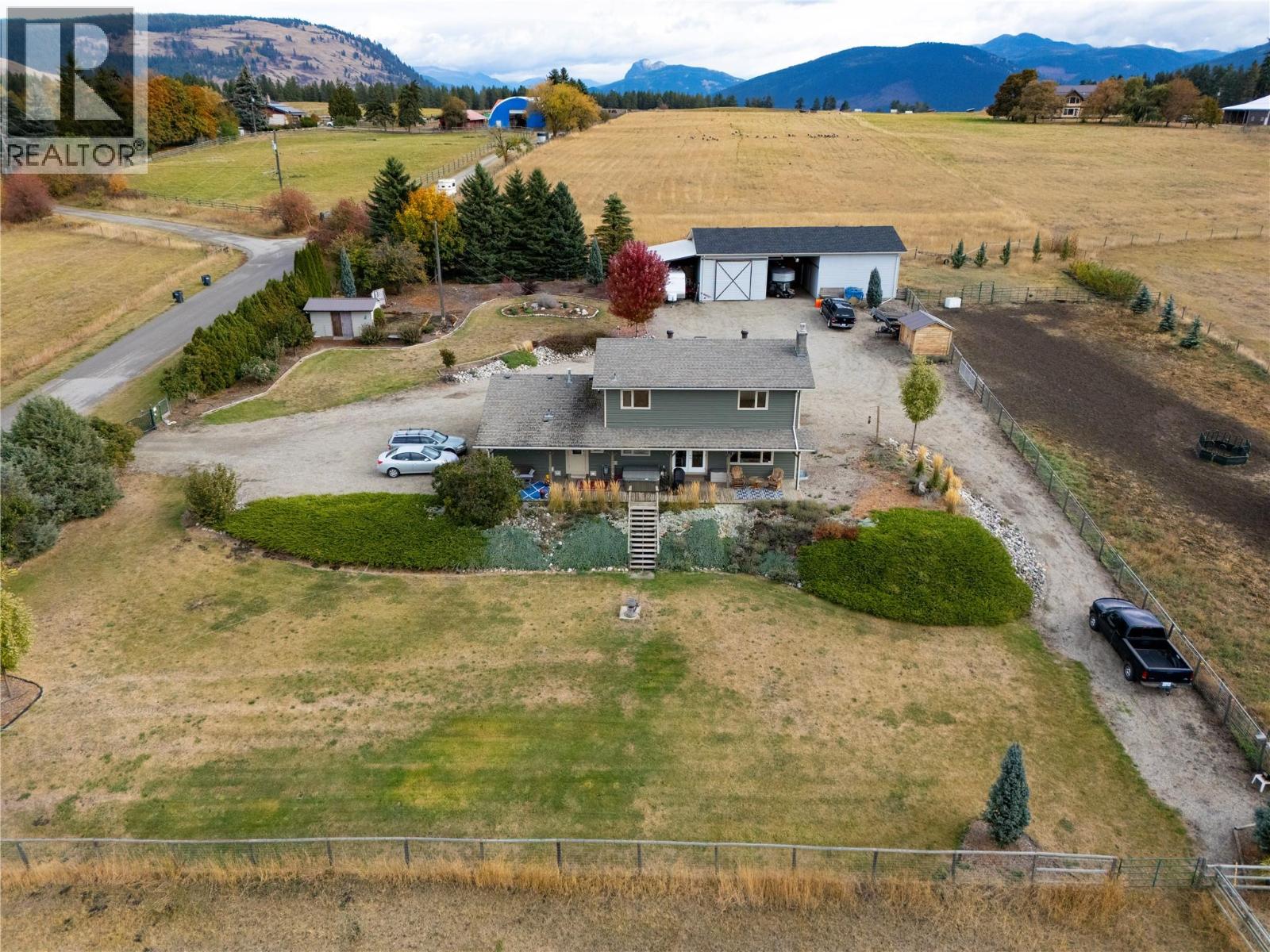 5432 Rochdell Road, Coldstream, British Columbia  V1B 3E8 - Photo 2 - 10366136