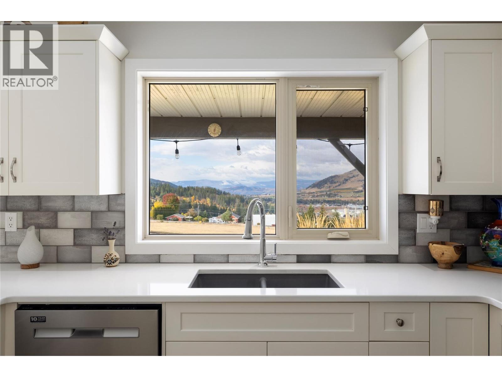 5432 Rochdell Road, Coldstream, British Columbia  V1B 3E8 - Photo 18 - 10366136