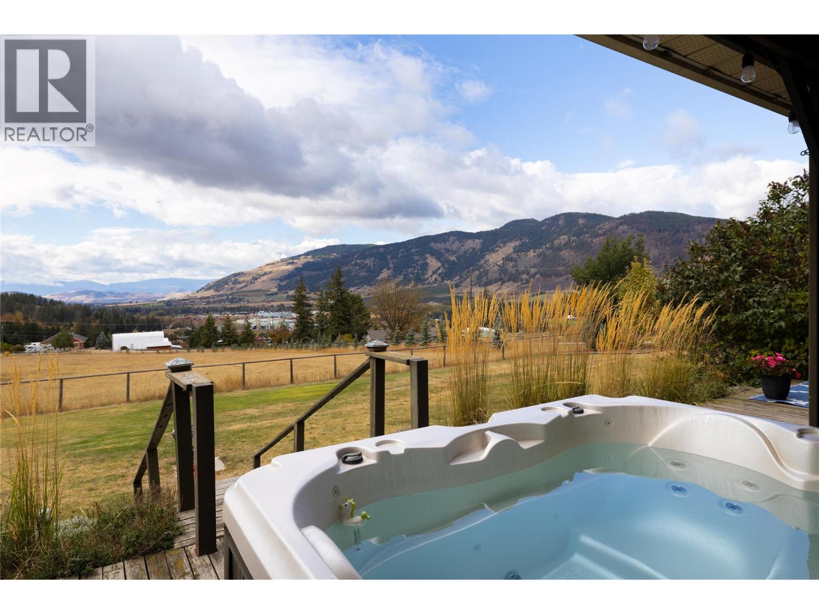 5432 Rochdell Road, Coldstream, British Columbia  V1B 3E8 - Photo 12 - 10366136
