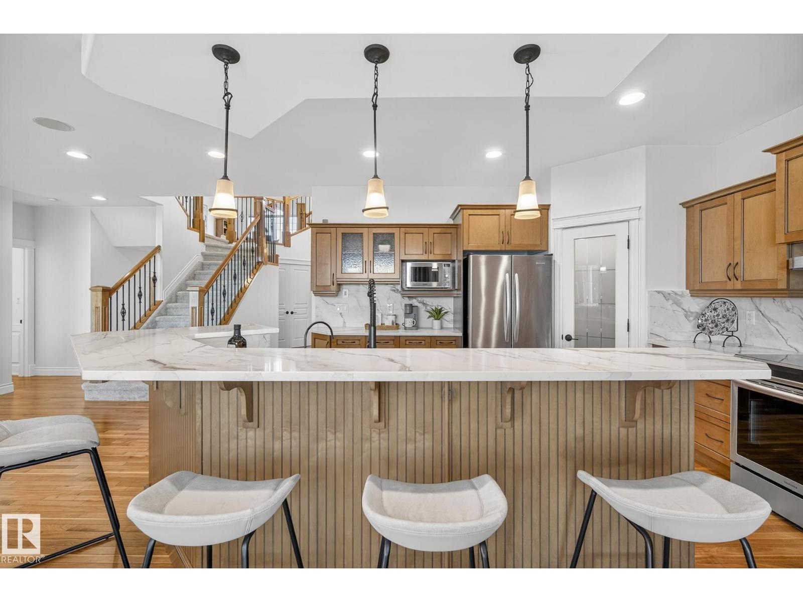 9016 16 AV SW, Edmonton, Alberta