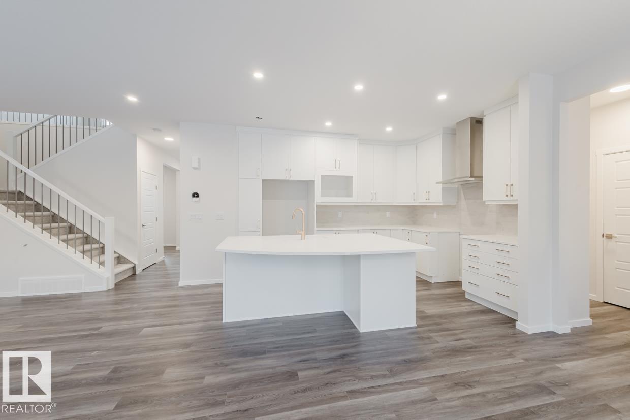 2027 209 ST NW, Edmonton, Alberta