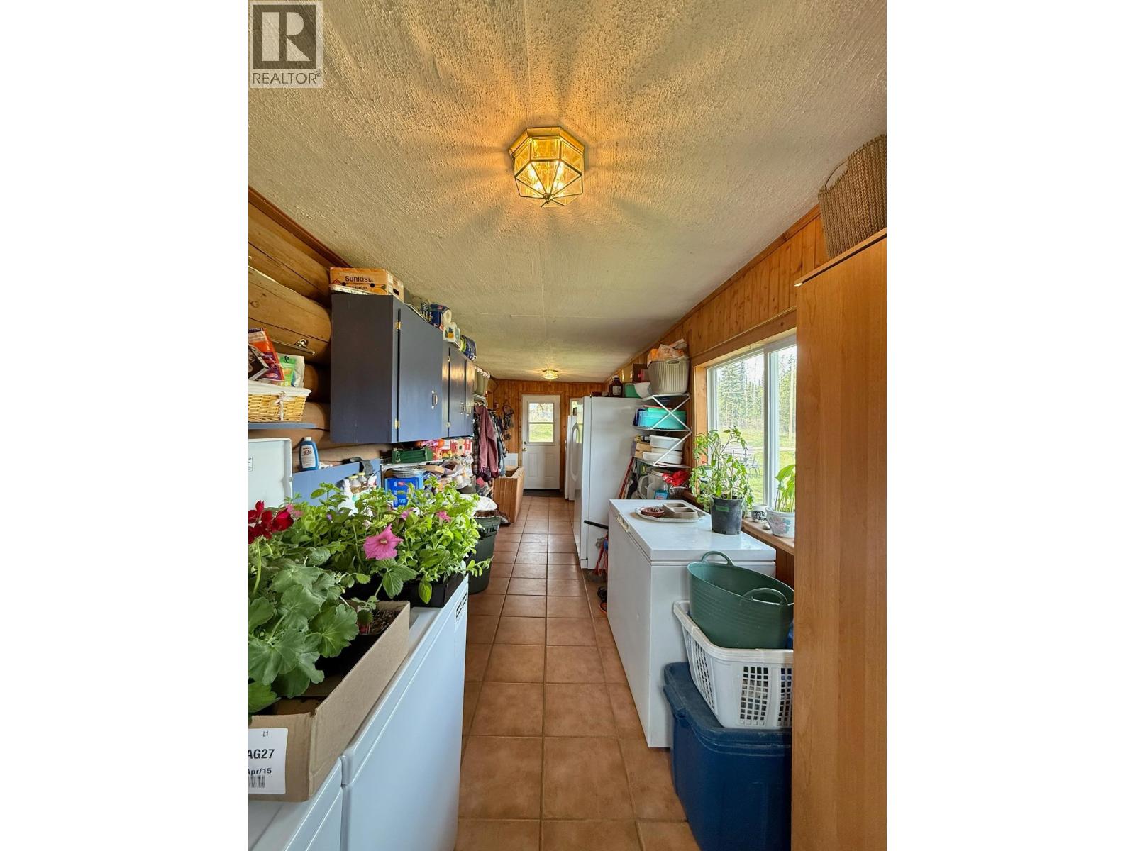 4050 Spokin Lake Road, 150 Mile House, British Columbia  V0K 2G0 - Photo 12 - R3060249