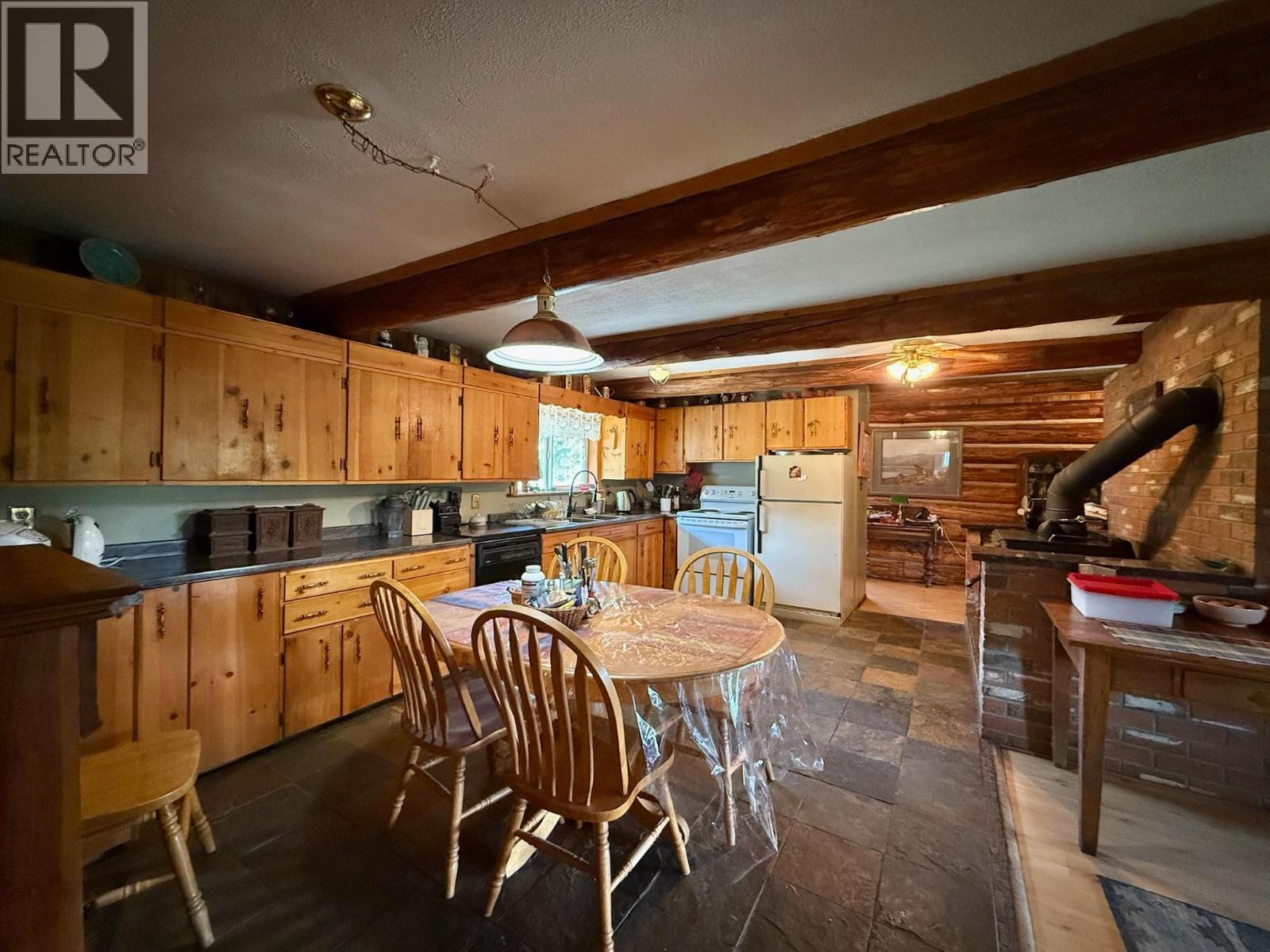 4050 Spokin Lake Road, 150 Mile House, British Columbia  V0K 2G0 - Photo 16 - R3060249