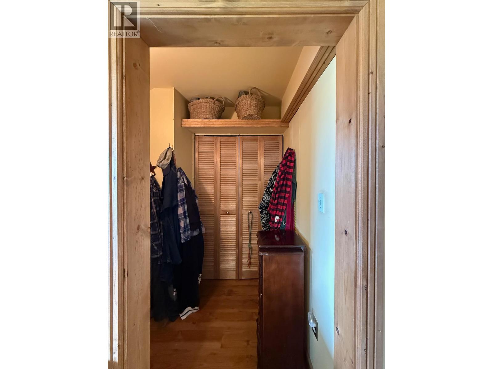 4050 Spokin Lake Road, 150 Mile House, British Columbia  V0K 2G0 - Photo 32 - R3060249