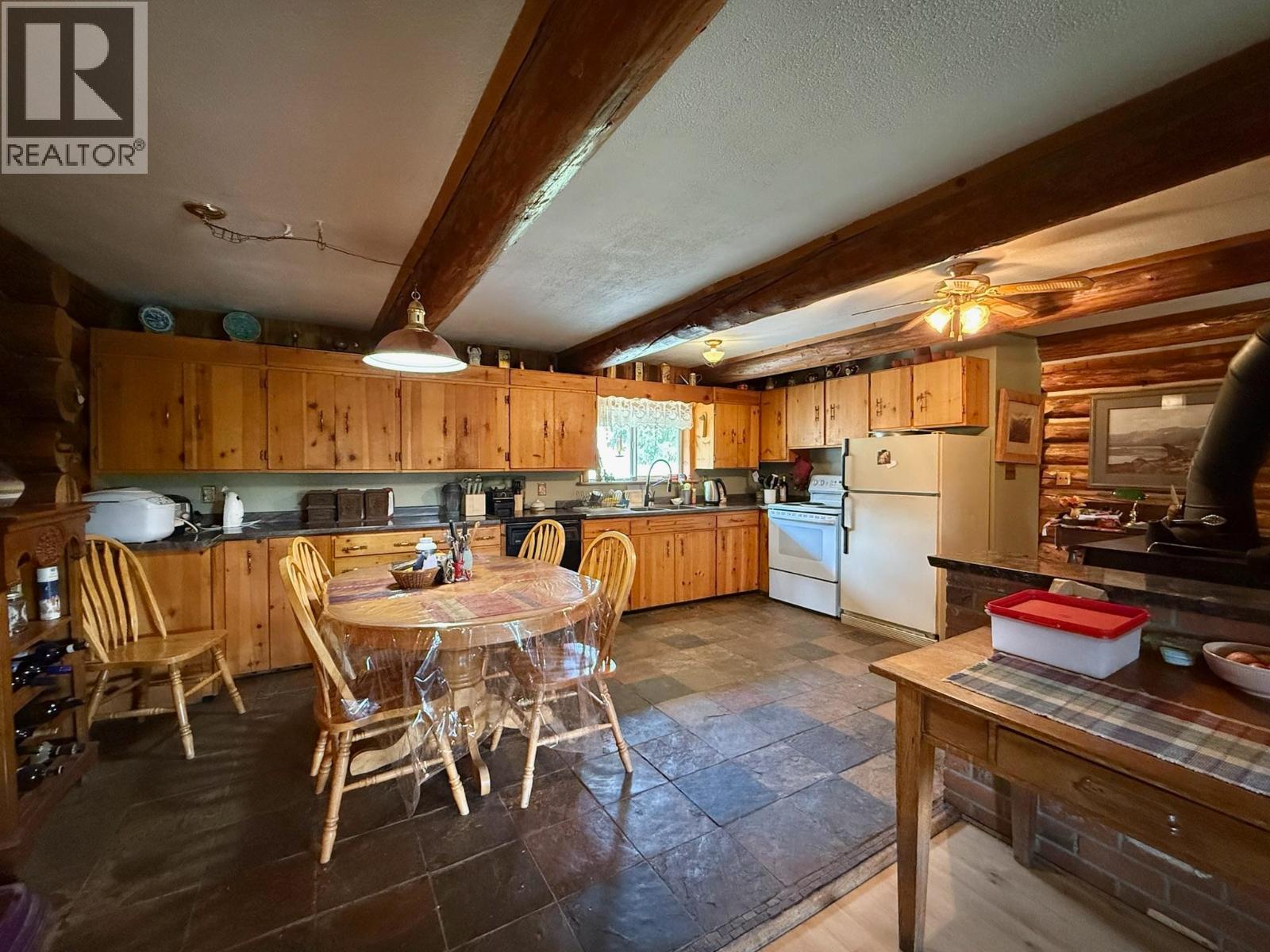 4050 Spokin Lake Road, 150 Mile House, British Columbia  V0K 2G0 - Photo 17 - R3060249