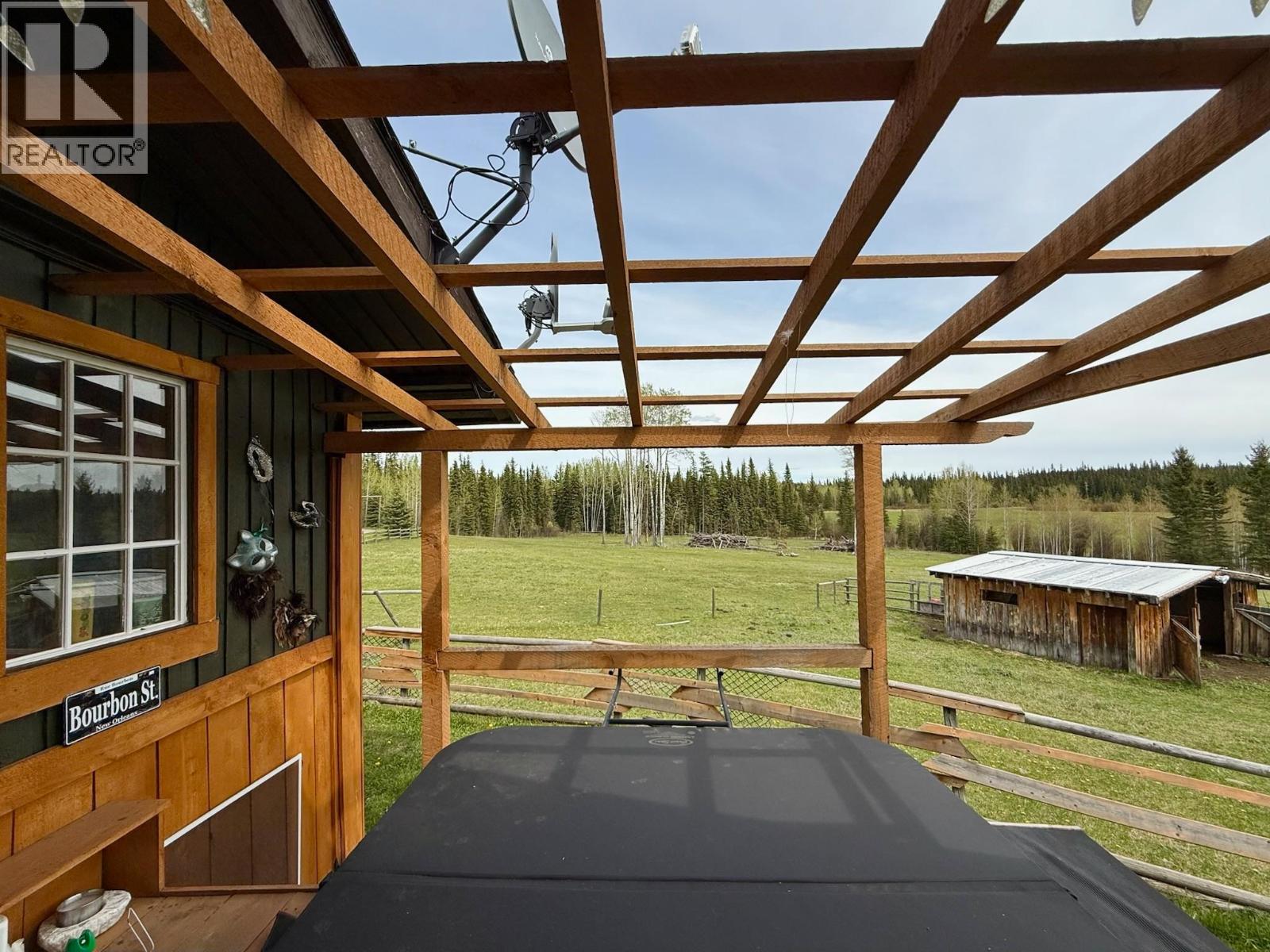 4050 Spokin Lake Road, 150 Mile House, British Columbia  V0K 2G0 - Photo 27 - R3060249