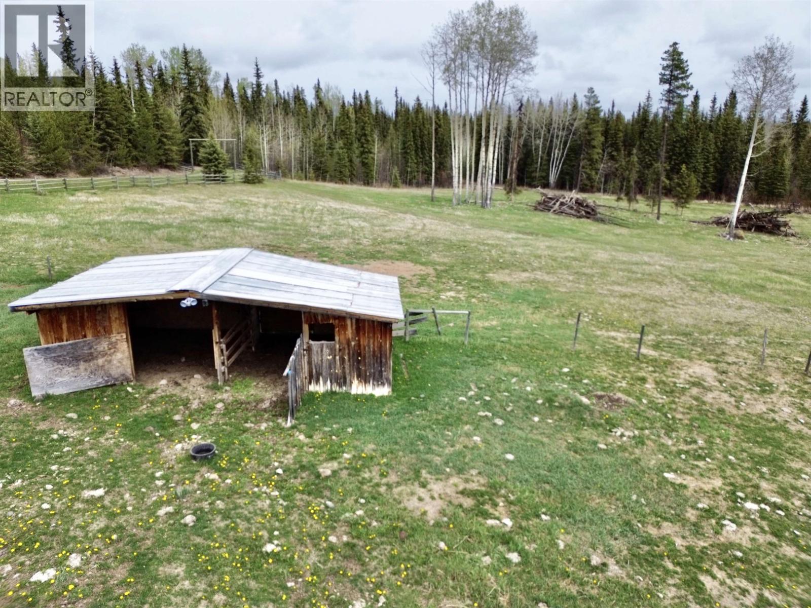 4050 Spokin Lake Road, 150 Mile House, British Columbia  V0K 2G0 - Photo 38 - R3060249