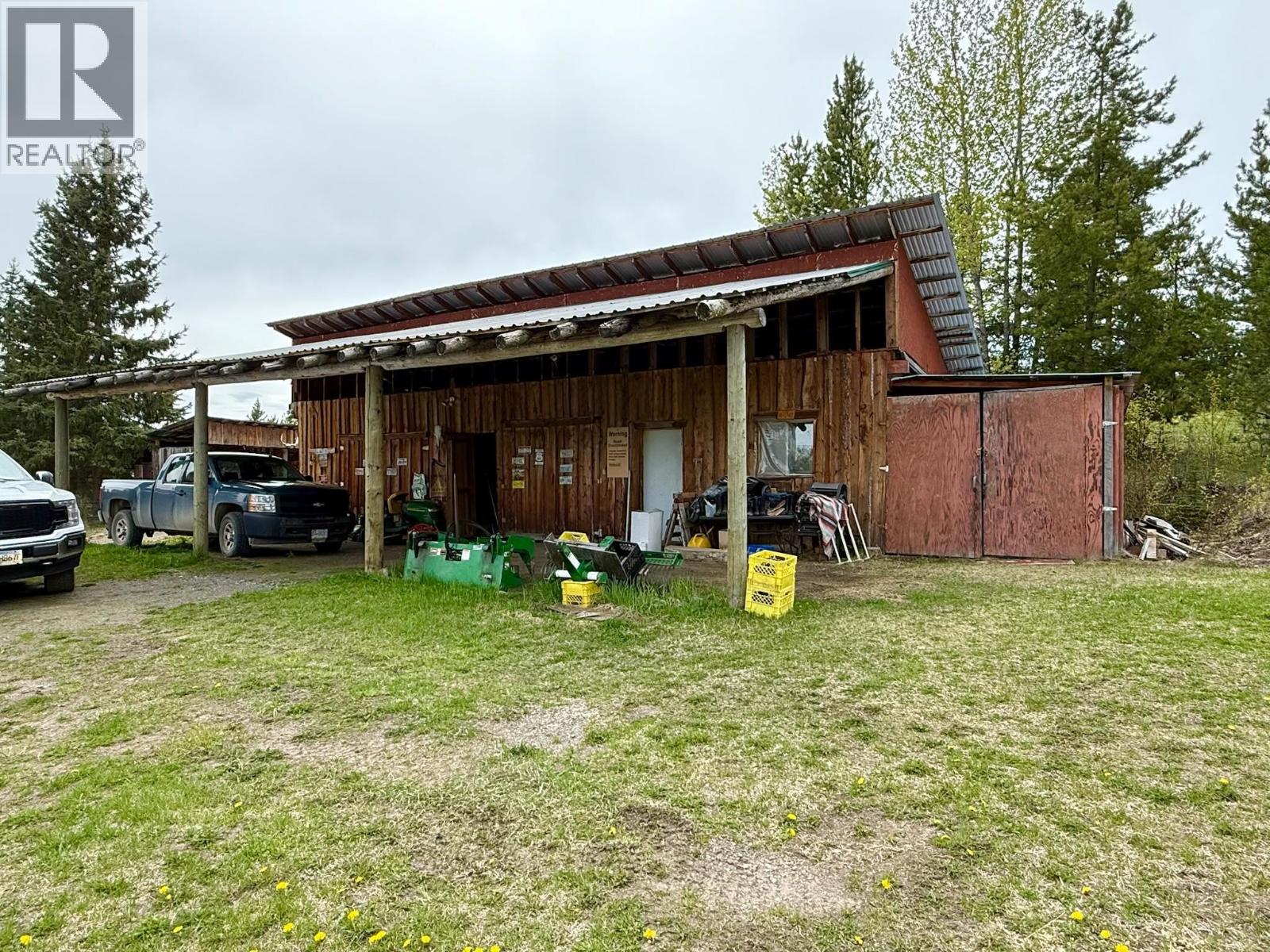 4050 Spokin Lake Road, 150 Mile House, British Columbia  V0K 2G0 - Photo 9 - R3060249