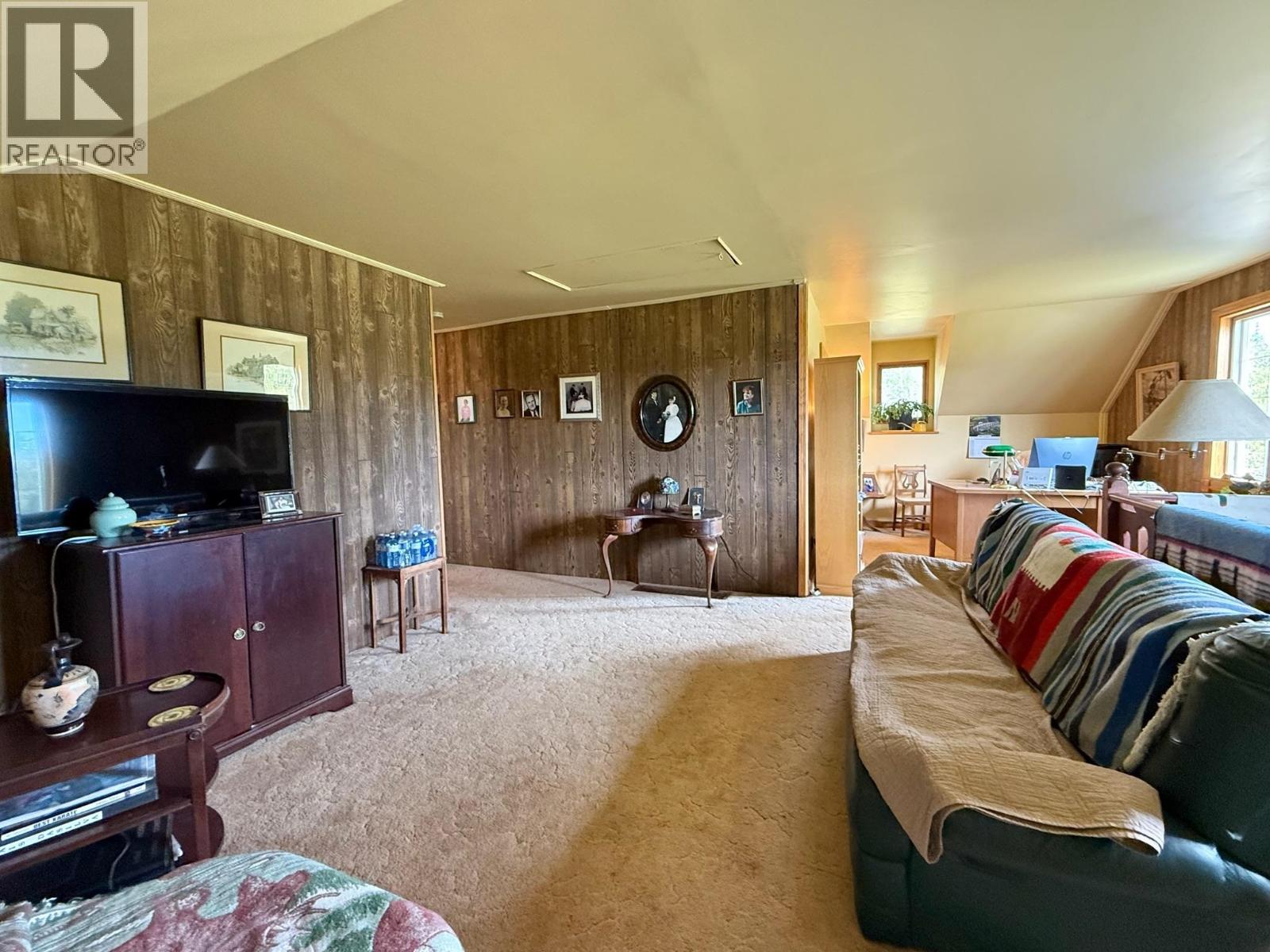 4050 Spokin Lake Road, 150 Mile House, British Columbia  V0K 2G0 - Photo 28 - R3060249