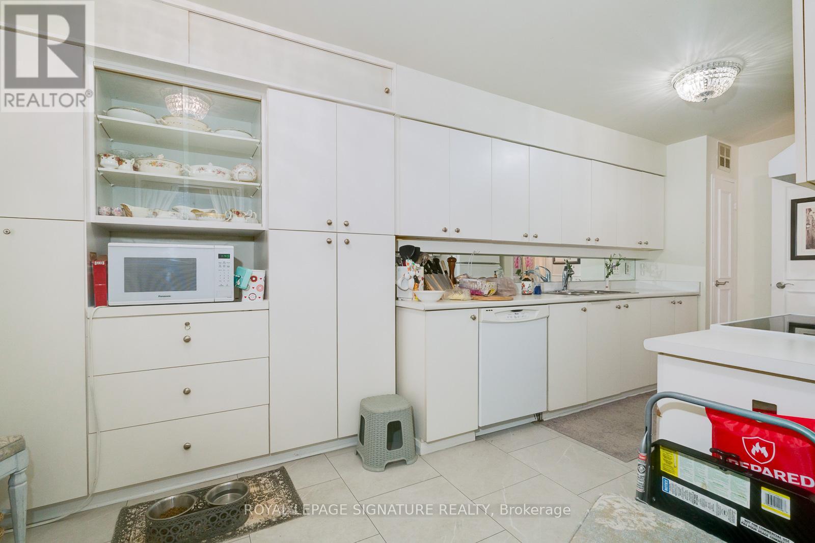 504 - 260 Heath Street W, Toronto, Ontario  M5P 3L6 - Photo 5 - C12472969