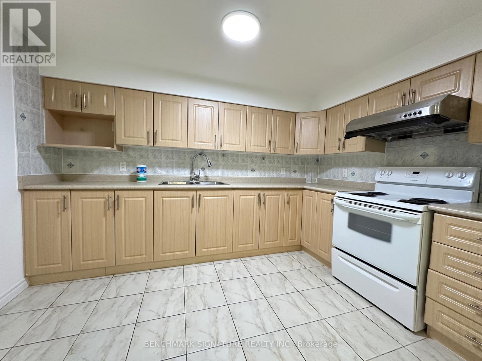 59 Highbridge (Bsmt) Place, Toronto, Ontario  M1V 4R9 - Photo 8 - E12472966