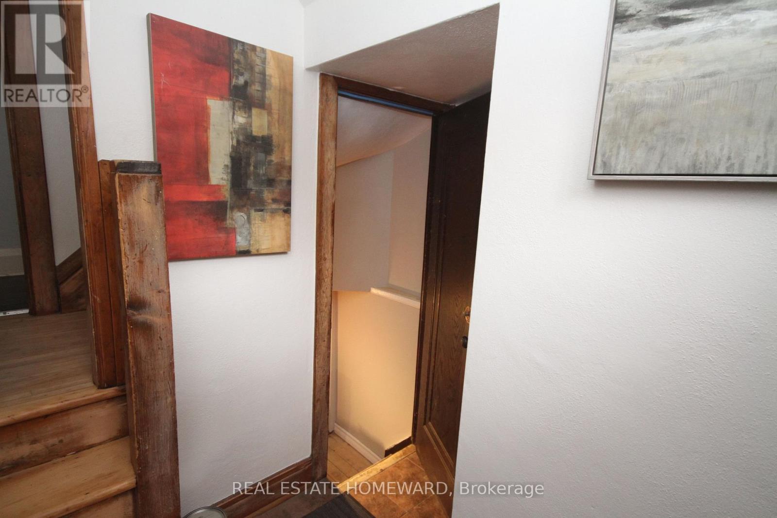 Lower - 101 Kingsmount Park Road, Toronto, Ontario  M4L 3L3 - Photo 2 - E12472973
