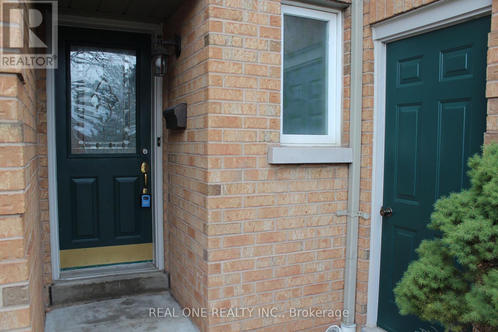 27 - 2550 Thomas Street, Mississauga, Ontario  L5M 5N8 - Photo 2 - W12472971
