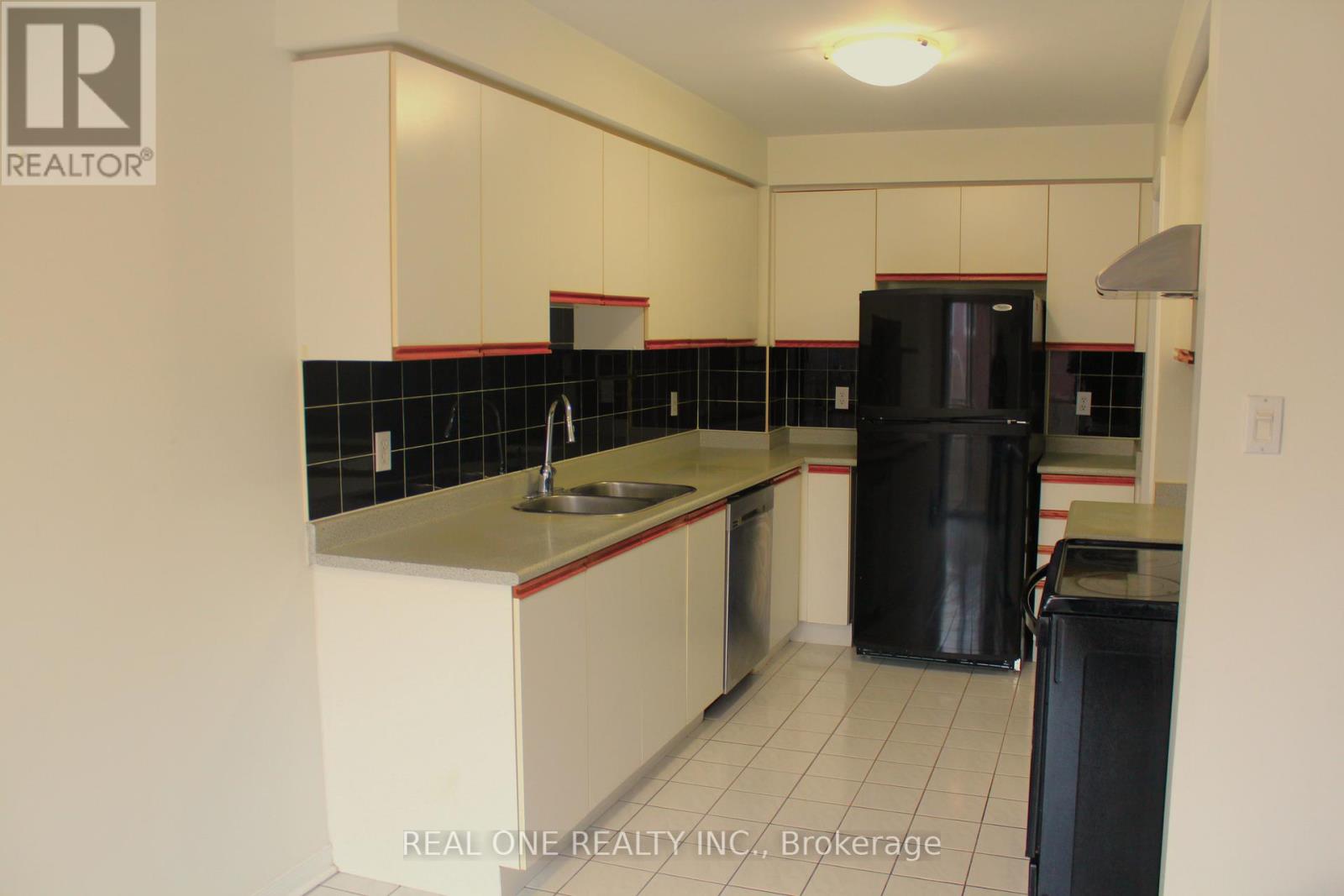 27 - 2550 Thomas Street, Mississauga, Ontario  L5M 5N8 - Photo 5 - W12472971