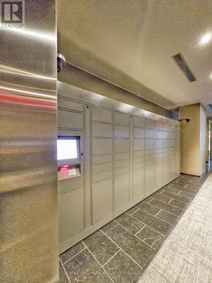 1412 - 33 Charles St Street E, Toronto, Ontario  M4Y 0A2 - Photo 10 - C12472996