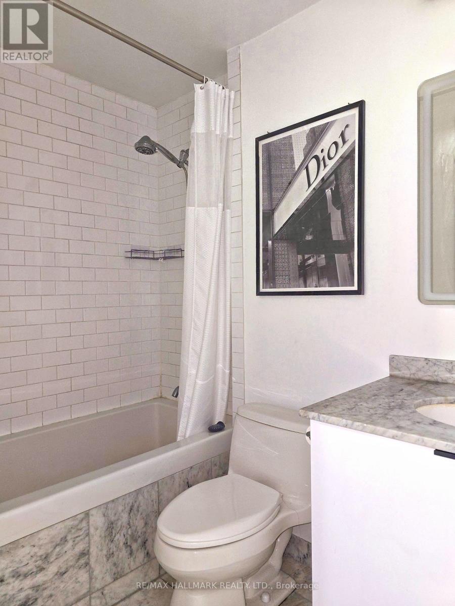 1412 - 33 Charles St Street E, Toronto, Ontario  M4Y 0A2 - Photo 14 - C12472996