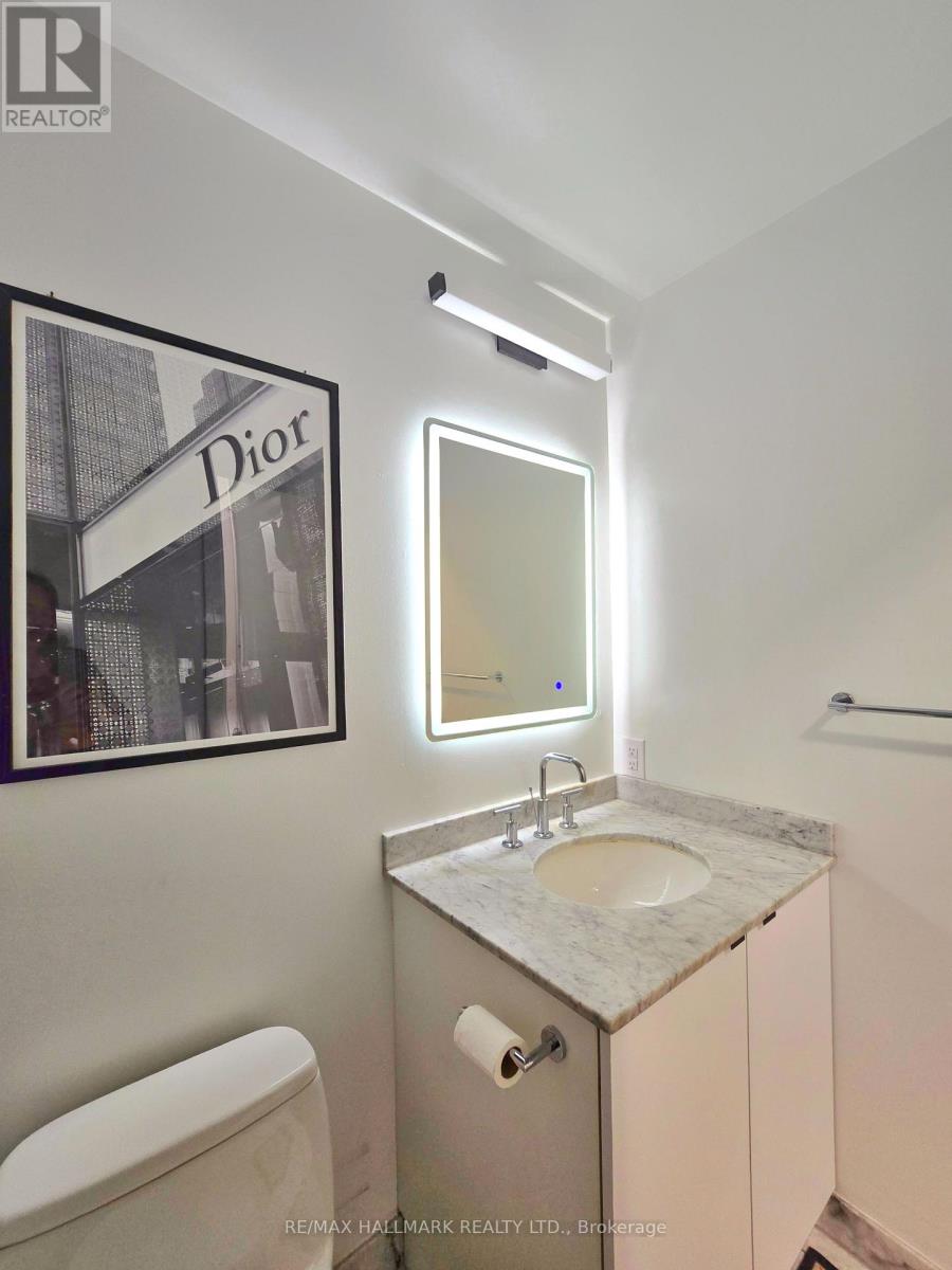 1412 - 33 Charles St Street E, Toronto, Ontario  M4Y 0A2 - Photo 4 - C12472996