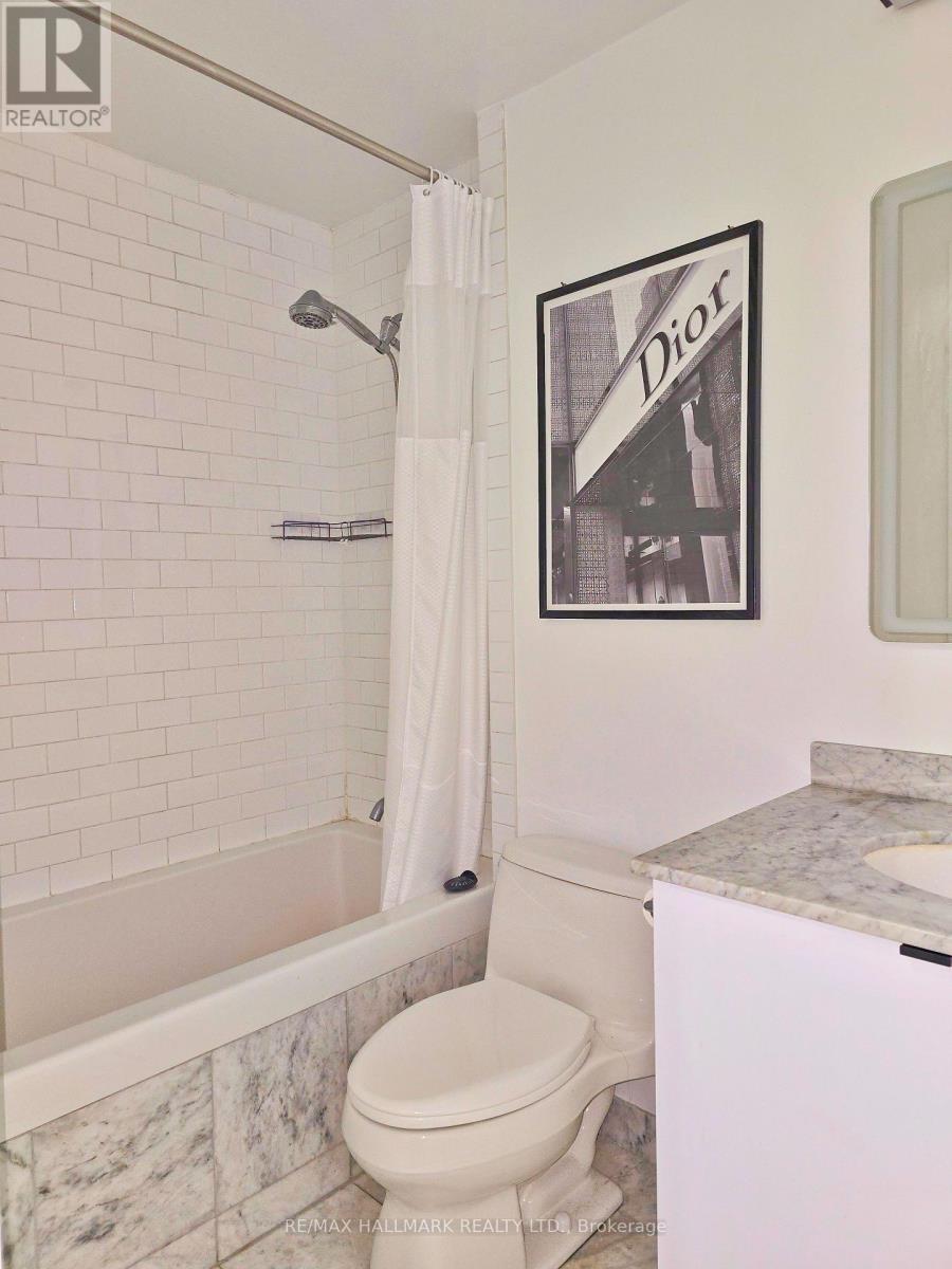 1412 - 33 Charles St Street E, Toronto, Ontario  M4Y 0A2 - Photo 6 - C12472996
