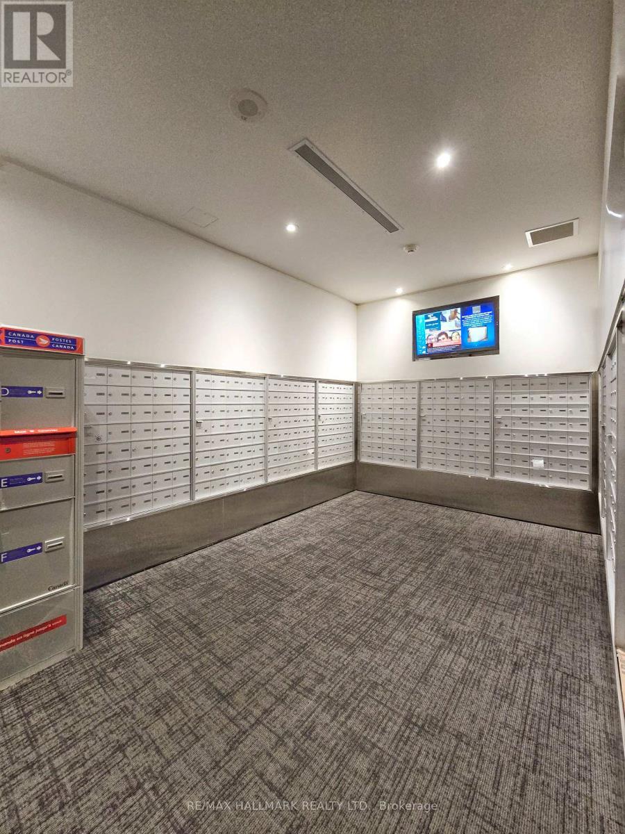 1412 - 33 Charles St Street E, Toronto, Ontario  M4Y 0A2 - Photo 9 - C12472996