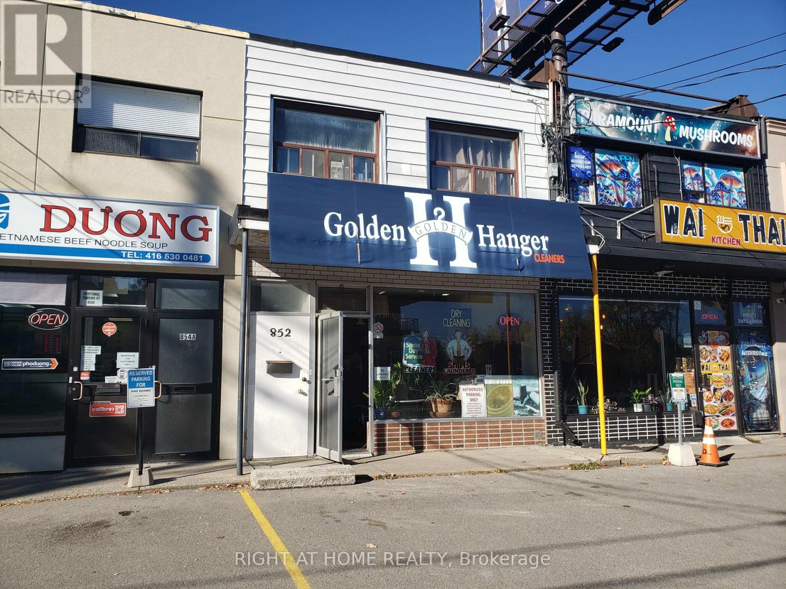 852 SHEPPARD AVENUE W, Toronto, Ontario