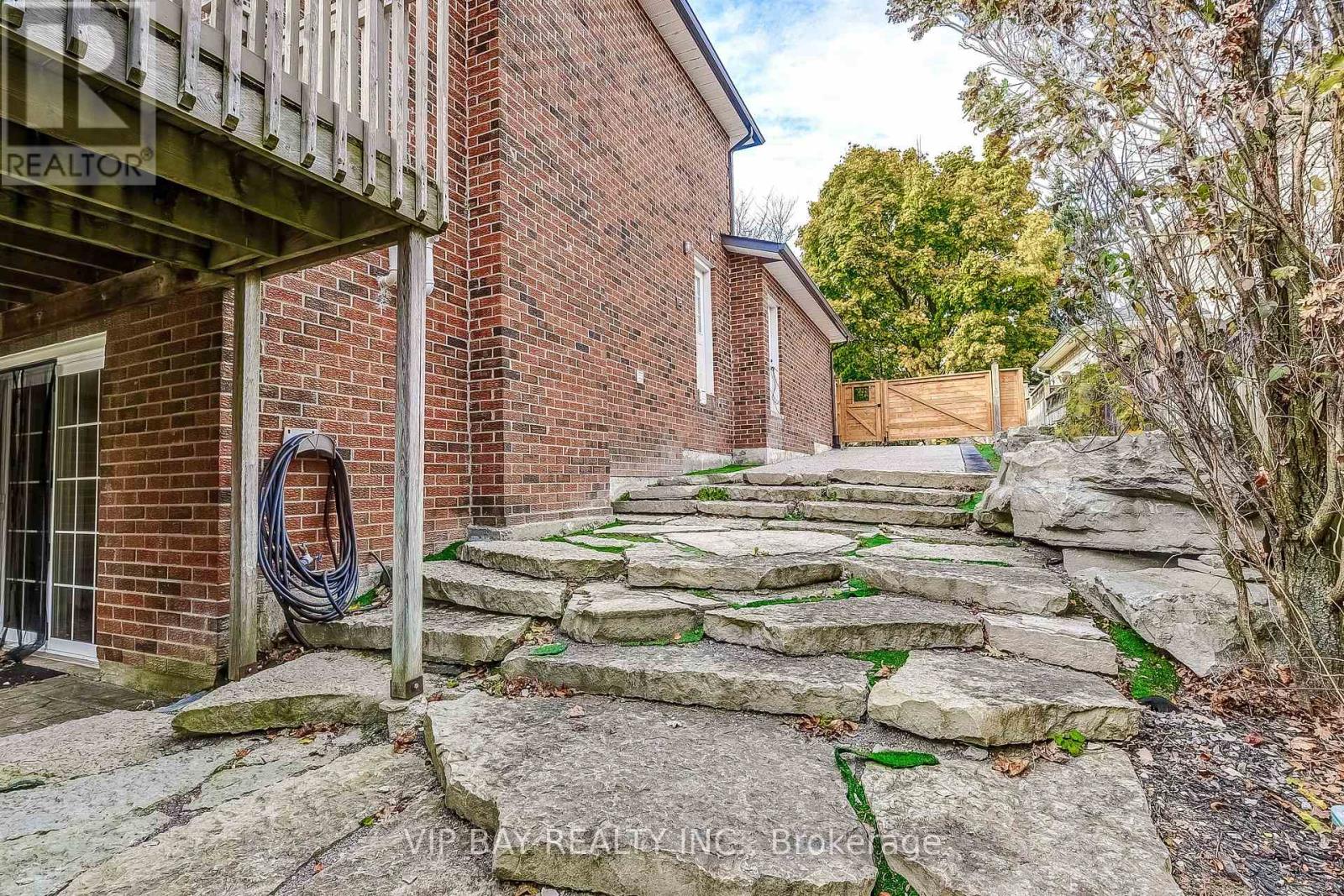 40 Dawnridge Trail, Brampton, Ontario  L6Z 2A1 - Photo 40 - W12472990