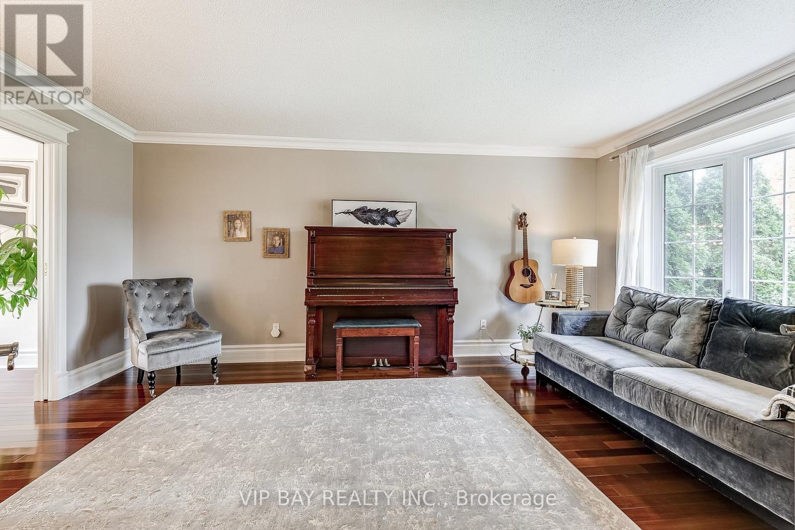 40 Dawnridge Trail, Brampton, Ontario  L6Z 2A1 - Photo 5 - W12472990