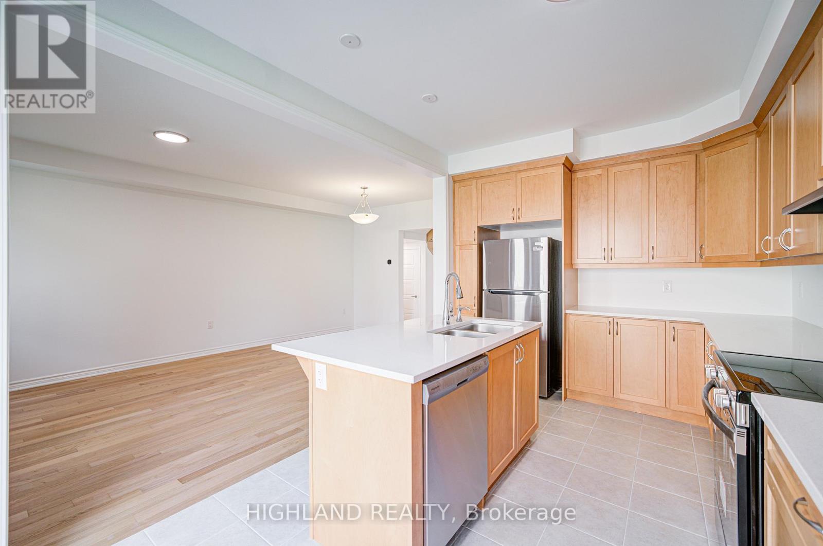 3149 Meadowridge Drive, Oakville, Ontario  L6H 7Z7 - Photo 13 - W12472994