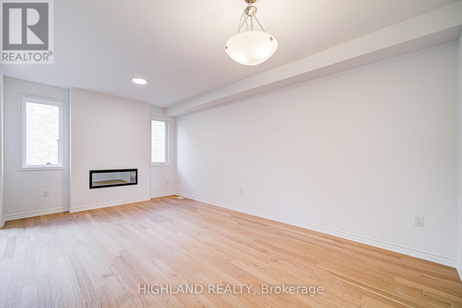 3149 Meadowridge Drive, Oakville, Ontario  L6H 7Z7 - Photo 5 - W12472994