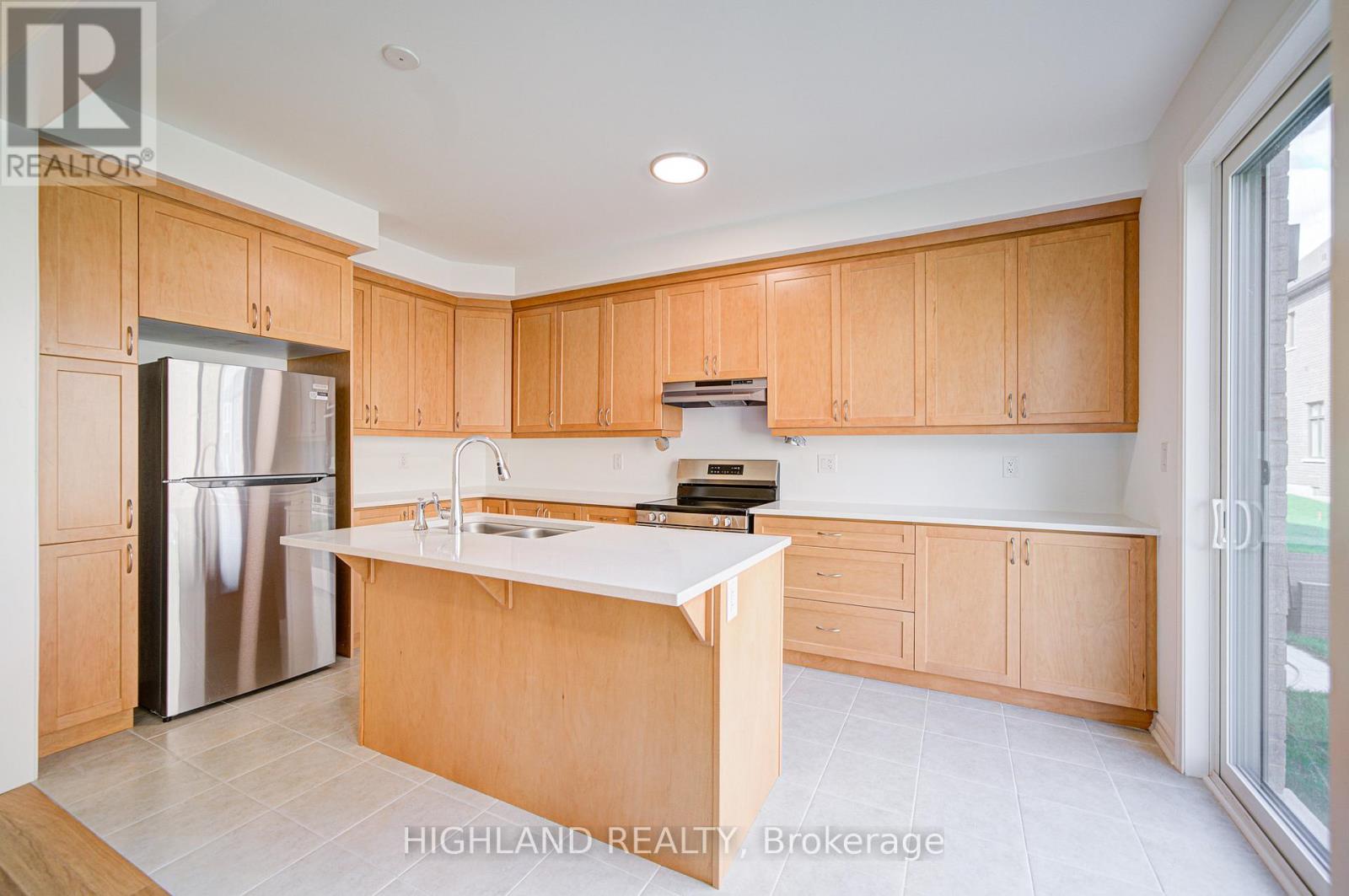 3149 Meadowridge Drive, Oakville, Ontario  L6H 7Z7 - Photo 9 - W12472994