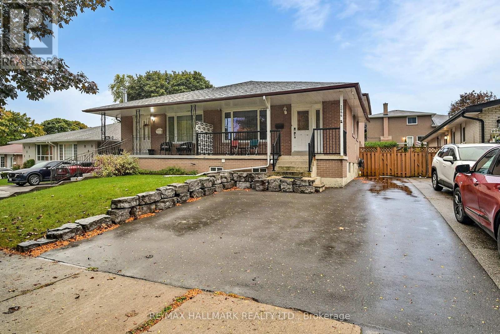 2066 FONTWELL CRESCENT, Mississauga, Ontario