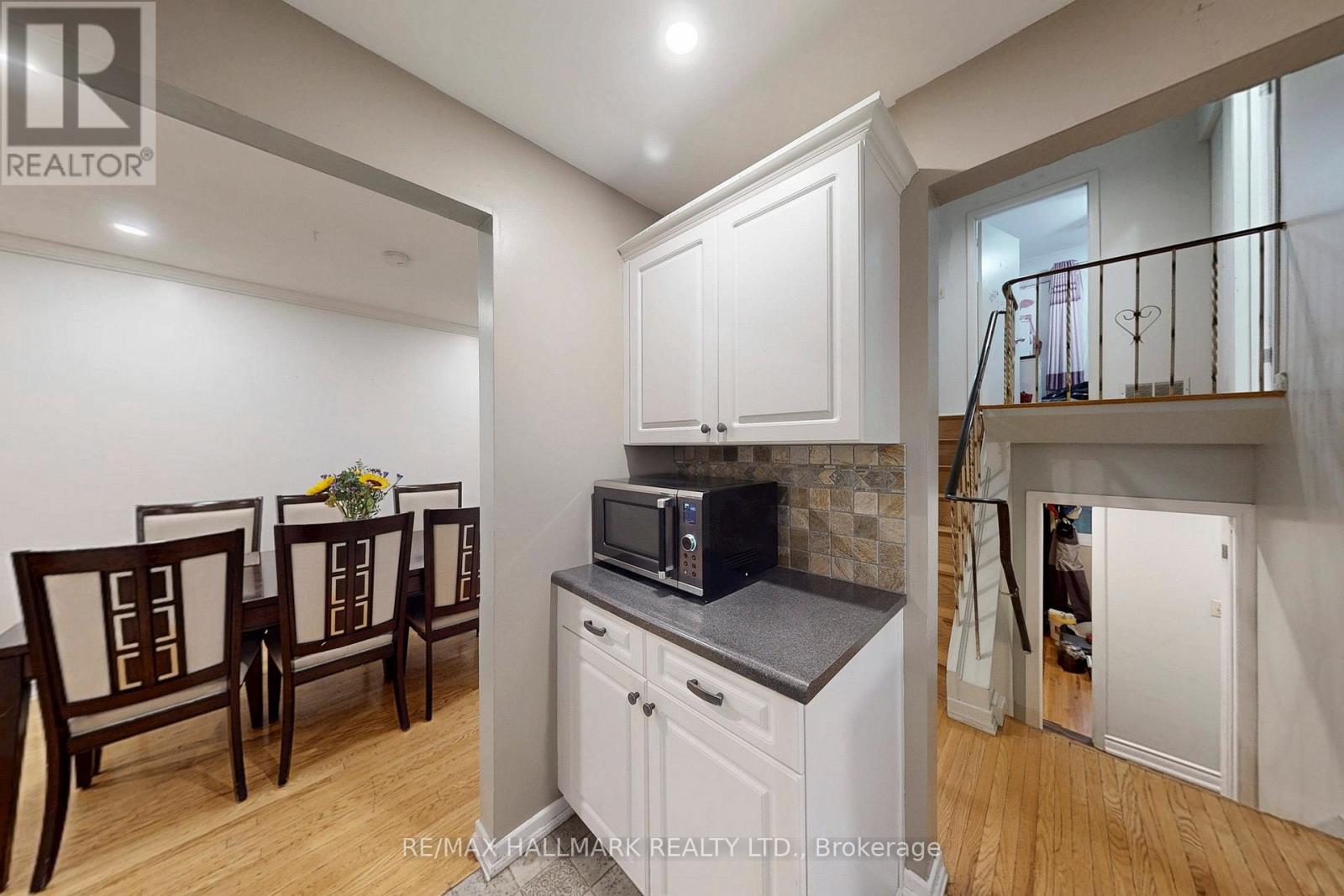 2066 Fontwell Crescent, Mississauga (Clarkson), Ontario  L5J 2G7 - Photo 10 - W12472999