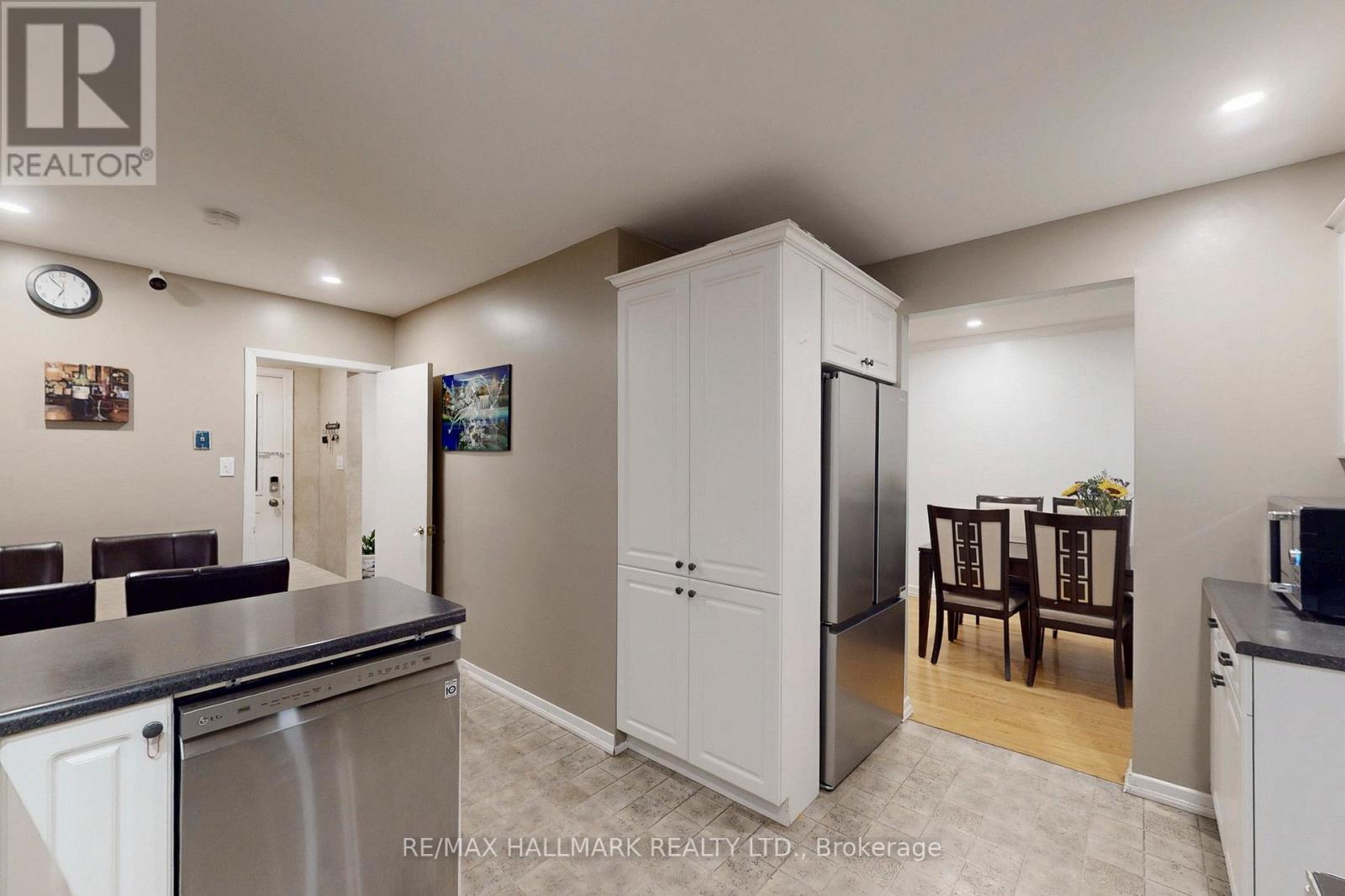 2066 Fontwell Crescent, Mississauga (Clarkson), Ontario  L5J 2G7 - Photo 11 - W12472999