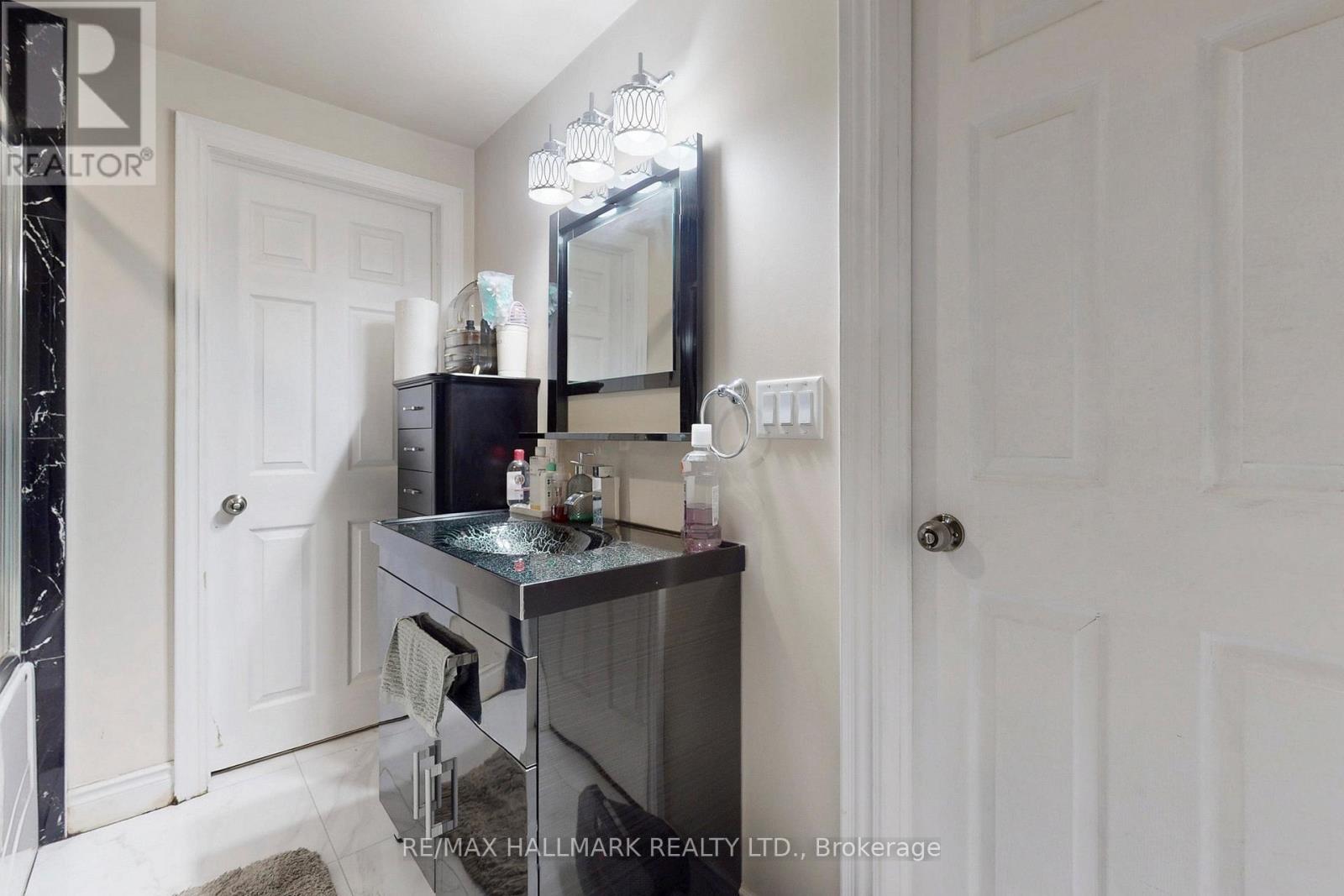 2066 Fontwell Crescent, Mississauga (Clarkson), Ontario  L5J 2G7 - Photo 23 - W12472999