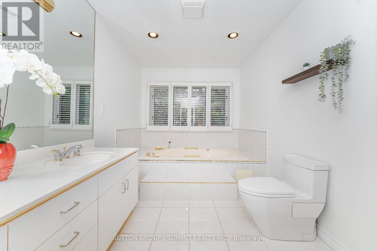 1175 Kane Road, Mississauga, Ontario  L5H 2M2 - Photo 22 - W12472680