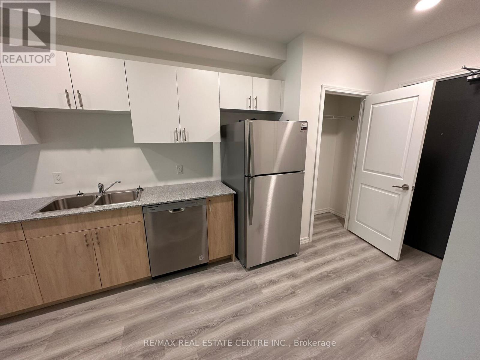 101 - 181 Elmira Road, Guelph, Ontario  N1K 1R2 - Photo 11 - X12473002