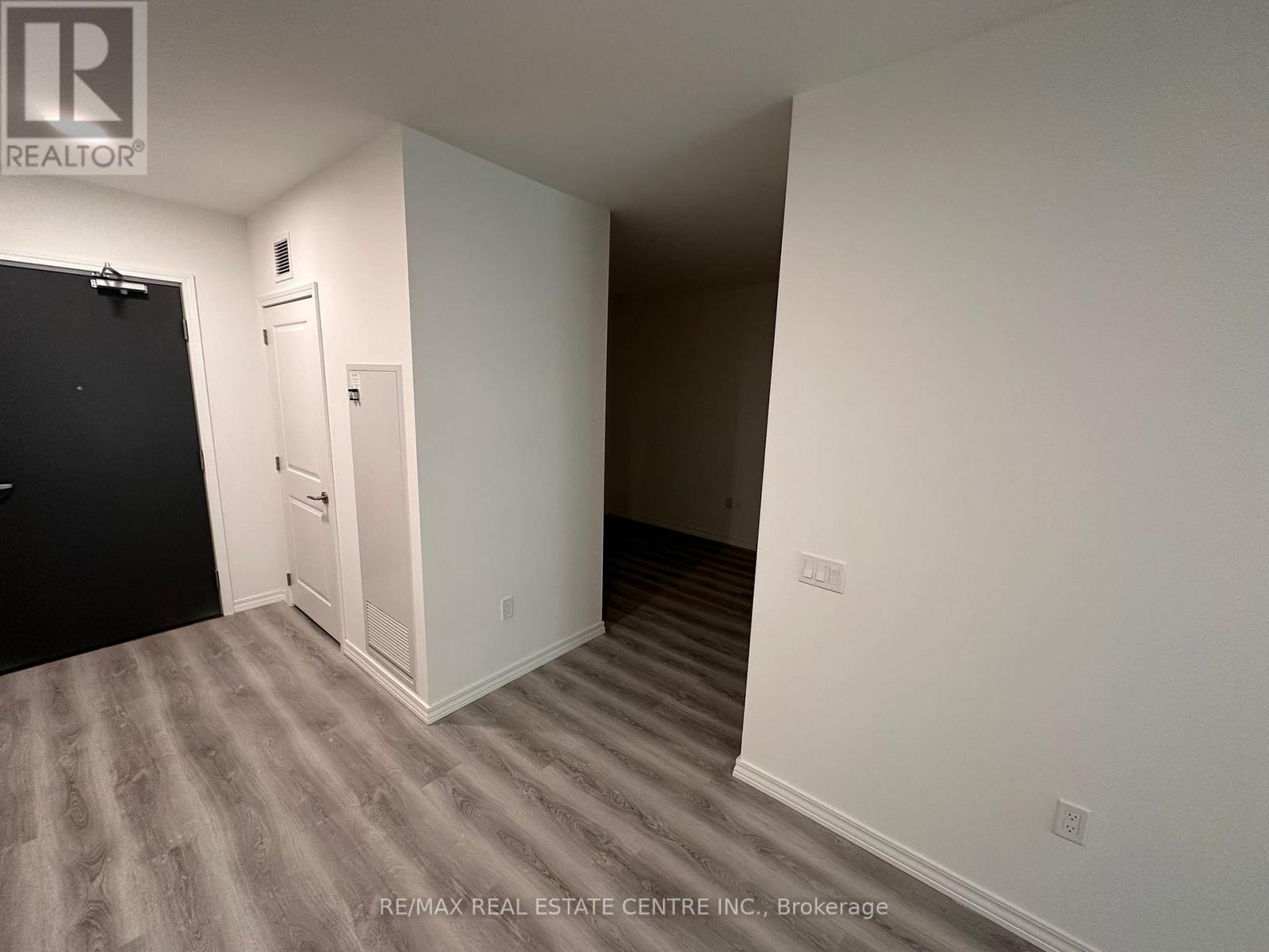 101 - 181 Elmira Road, Guelph, Ontario  N1K 1R2 - Photo 13 - X12473002