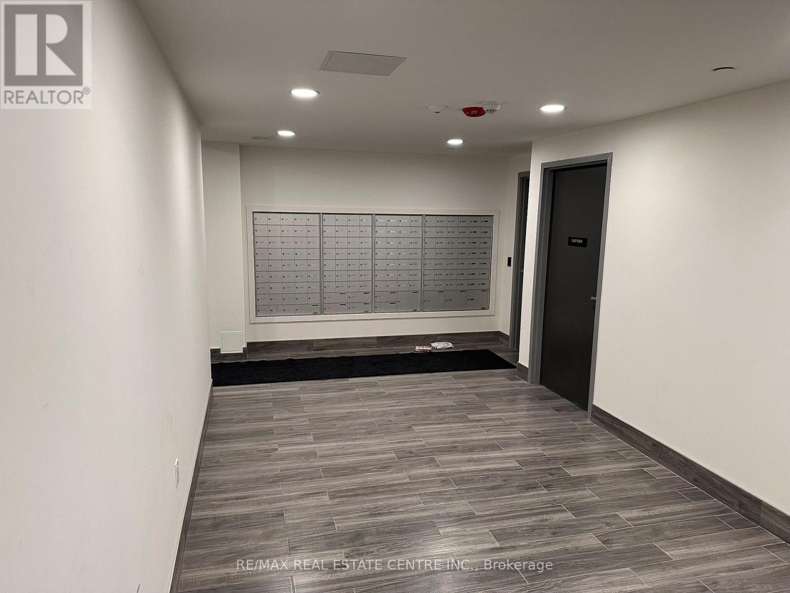 101 - 181 Elmira Road, Guelph, Ontario  N1K 1R2 - Photo 8 - X12473002