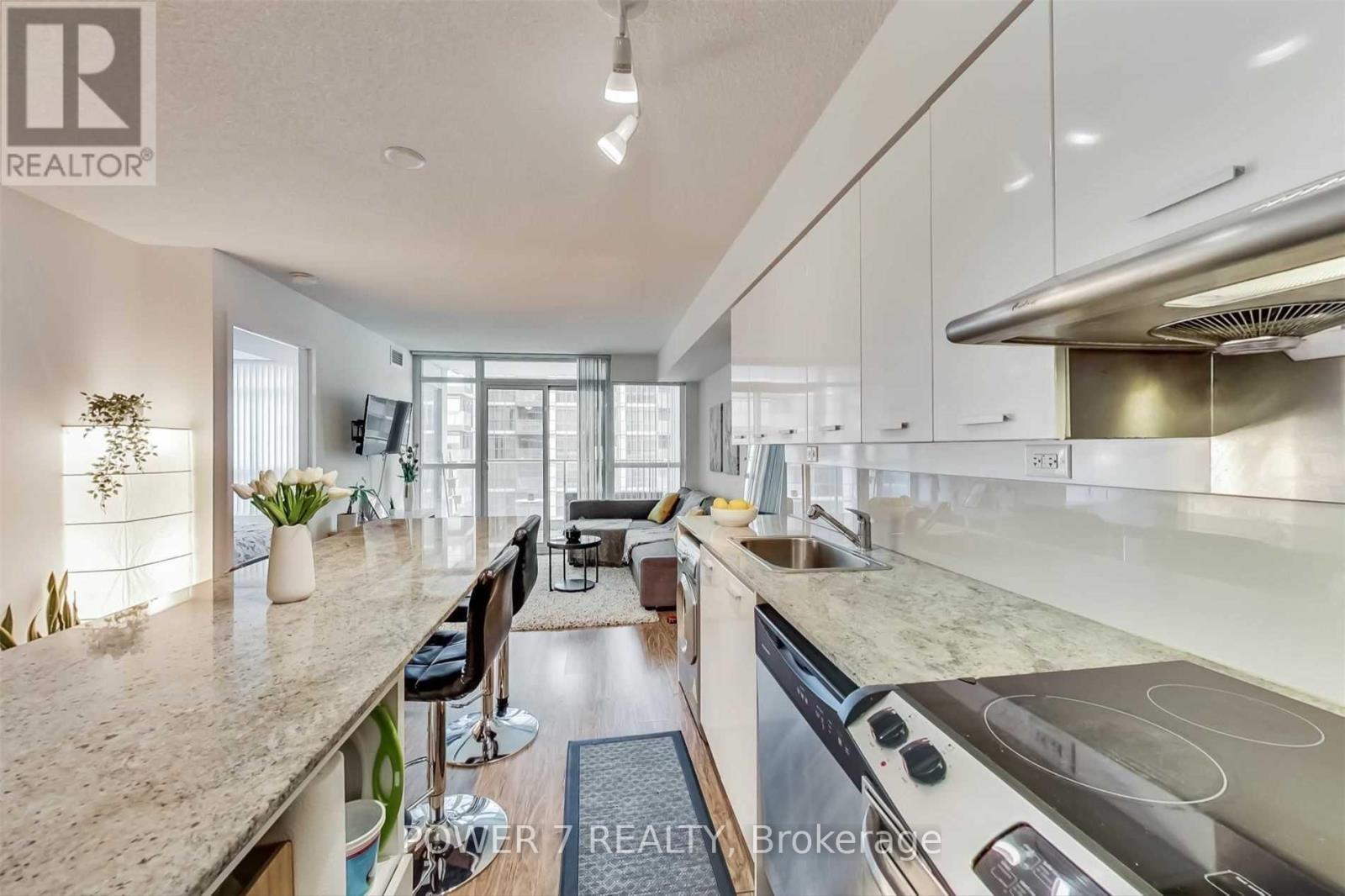 611 - 15 Singer Court, Toronto, Ontario  M2K 0B1 - Photo 2 - C12473009
