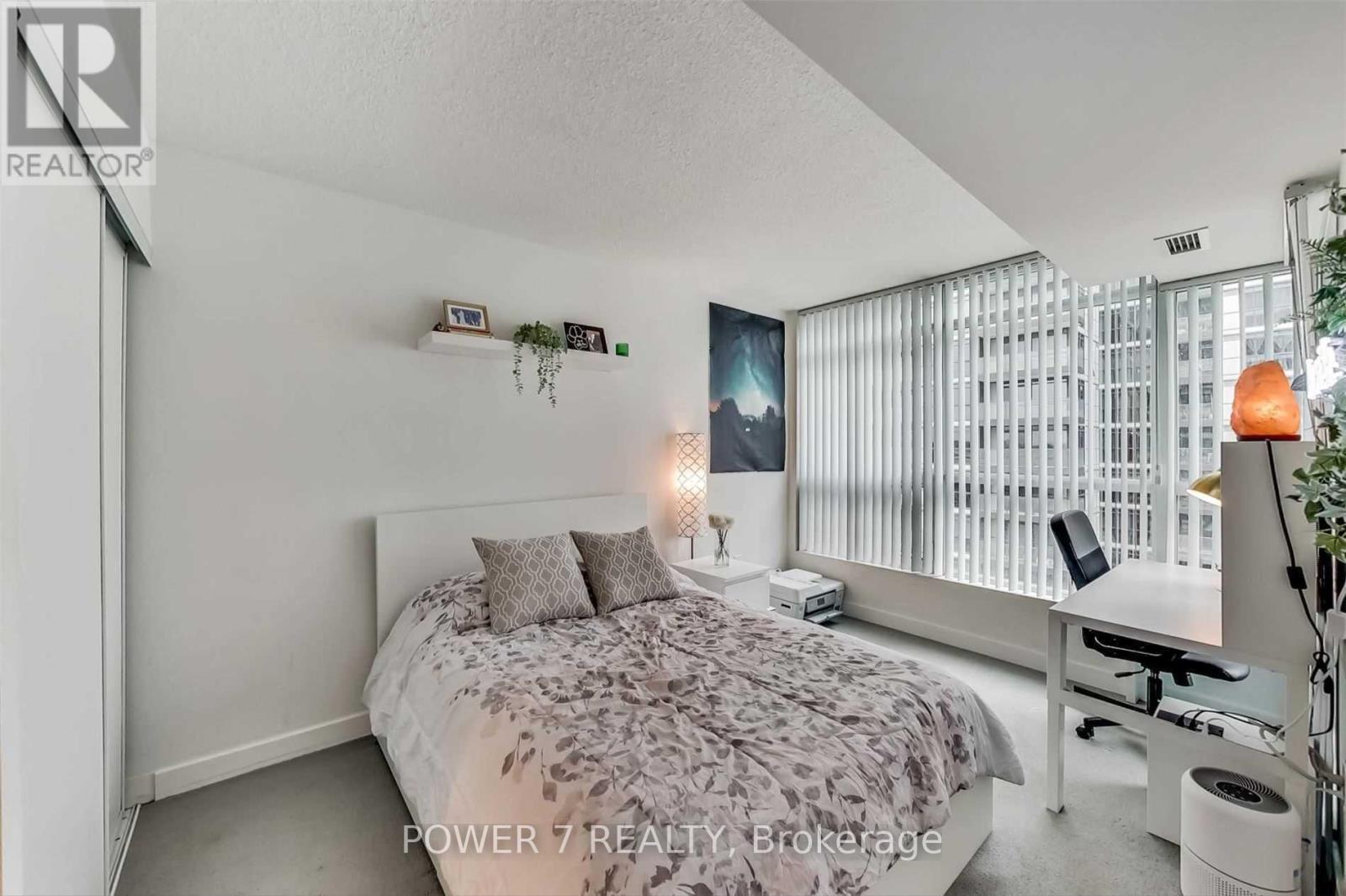 611 - 15 Singer Court, Toronto, Ontario  M2K 0B1 - Photo 4 - C12473009