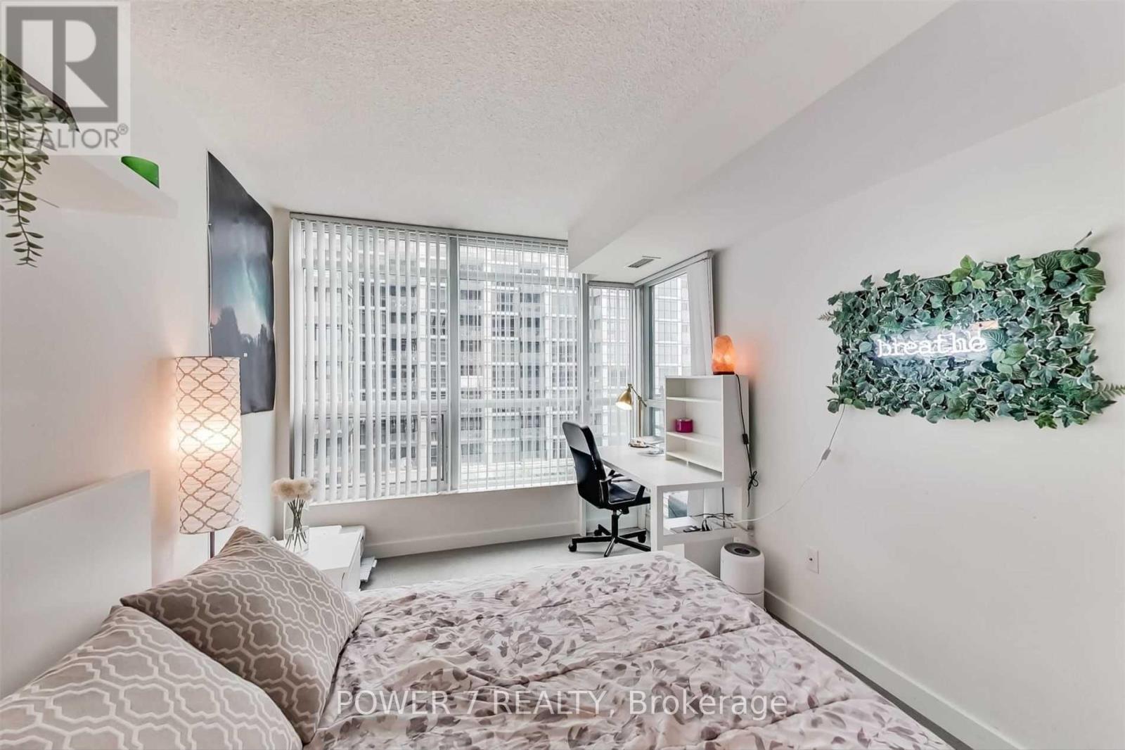 611 - 15 Singer Court, Toronto, Ontario  M2K 0B1 - Photo 5 - C12473009
