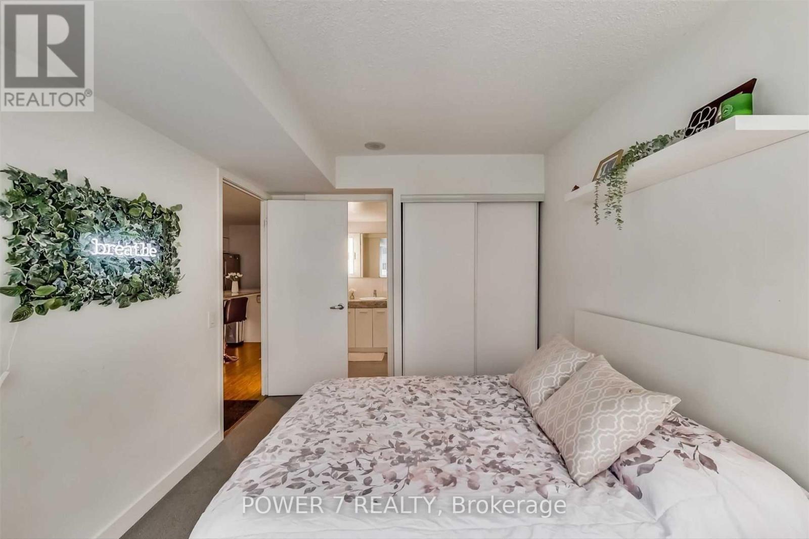 611 - 15 Singer Court, Toronto, Ontario  M2K 0B1 - Photo 6 - C12473009