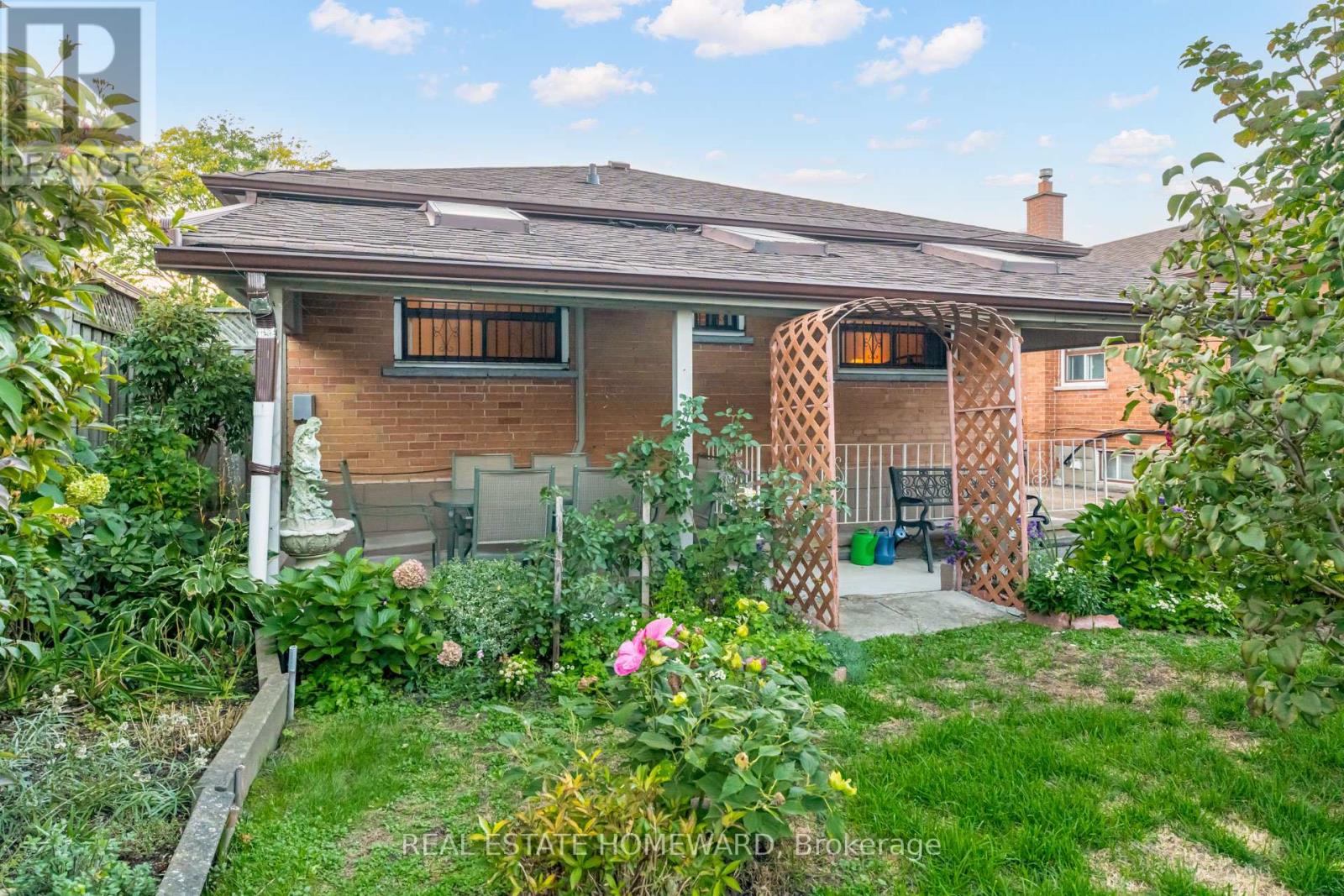 141 Brenda Crescent, Toronto, Ontario  M1K 3C8 - Photo 6 - E12473010