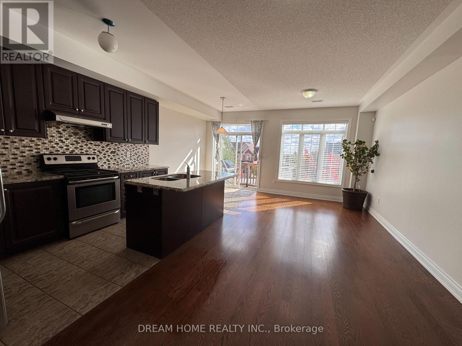 43 Mack Clement Lane, Richmond Hill, Ontario  L4S 0G2 - Photo 5 - N12473015