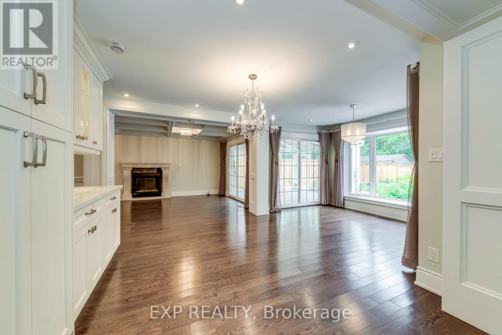 1135 Montrose Abbey Drive, Oakville, Ontario  L6M 1A2 - Photo 10 - W12473011