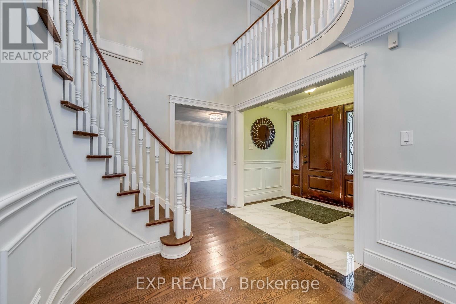 1135 Montrose Abbey Drive, Oakville, Ontario  L6M 1A2 - Photo 4 - W12473011