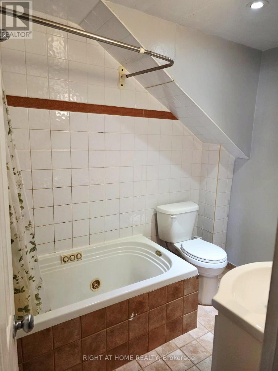 339 -Unit1 Ranee Avenue, Toronto, Ontario  M6A 1N9 - Photo 6 - W12473012